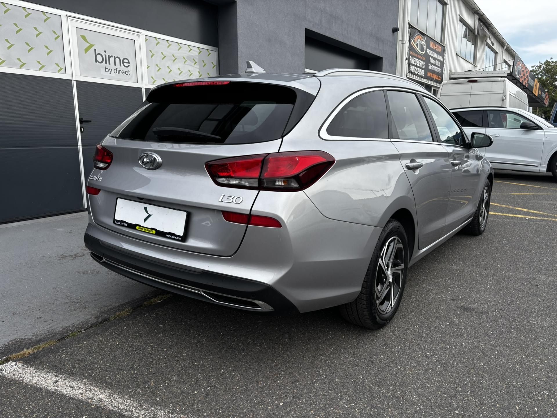 Hyundai i30, Kombi Smart 1.0 T-GDI - fotka 4