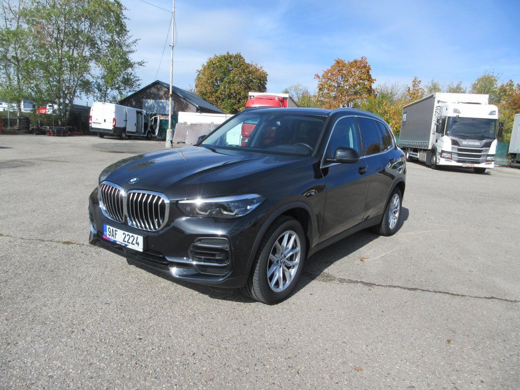 BMW X5, 3.0 Xdrive 30d 46 000 km - fotka 3