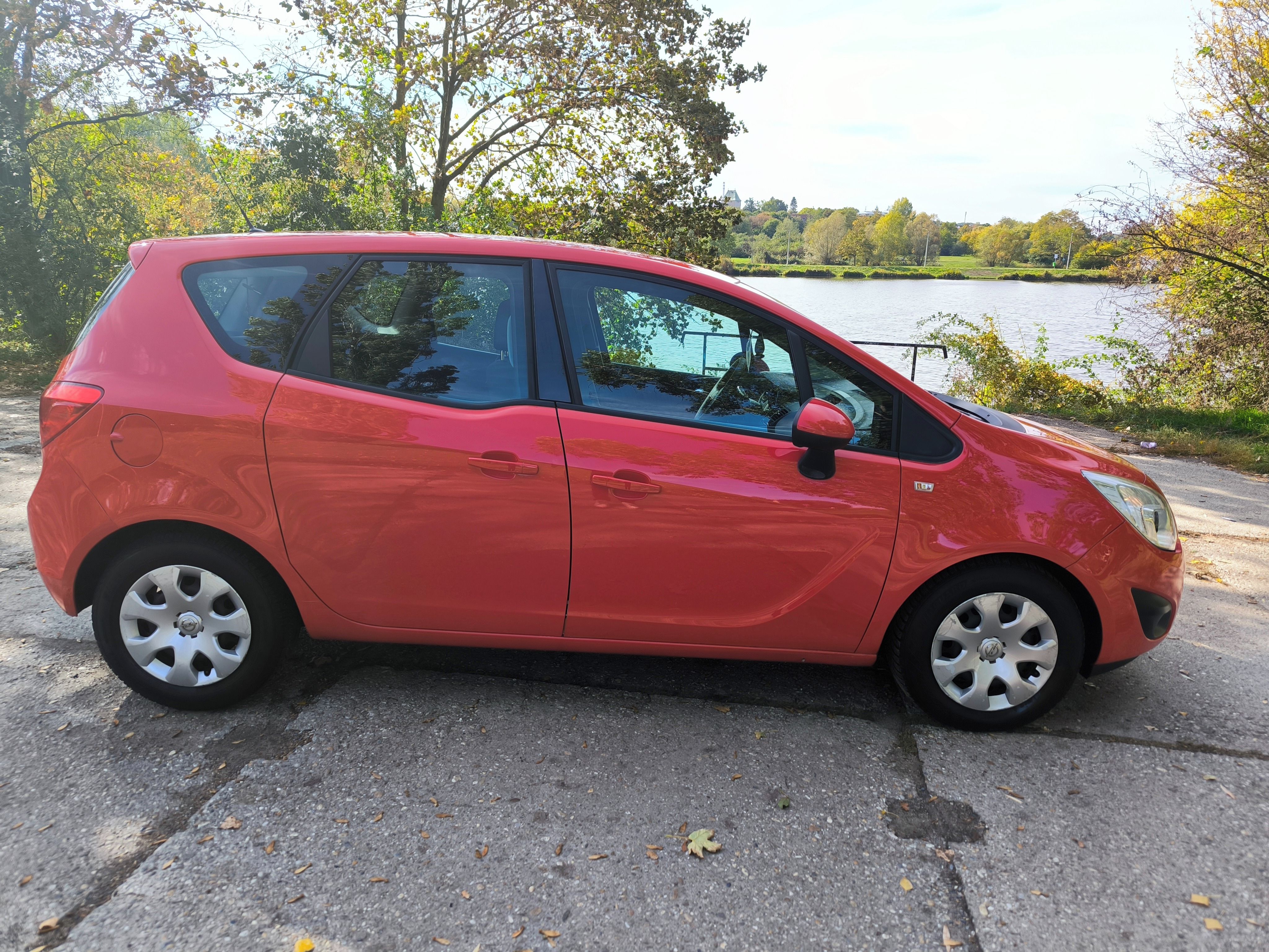 Opel Meriva, 1.4i16V klima,parkovací senzor - fotka 2