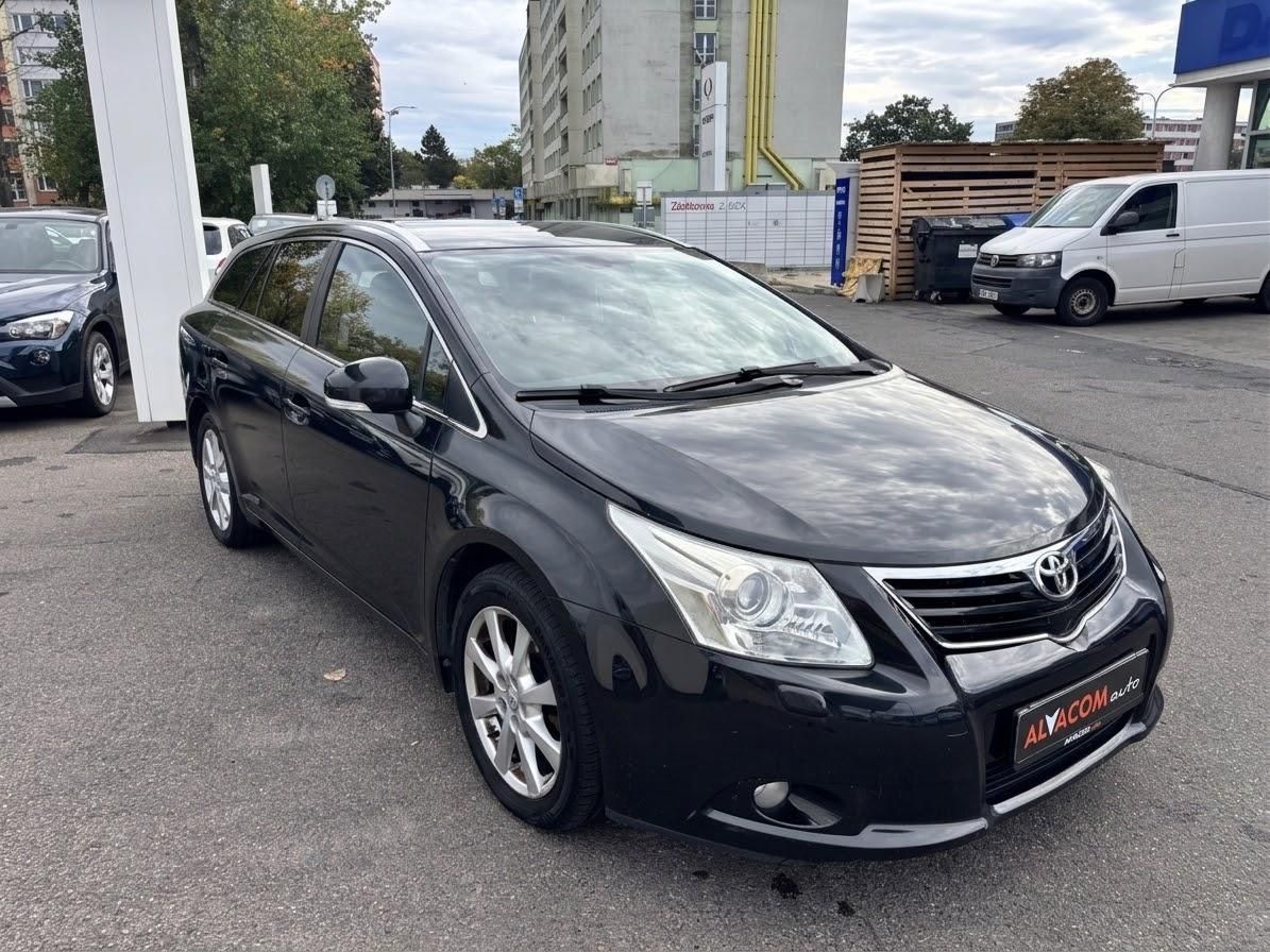 Toyota Avensis, 2.2 - fotka 4