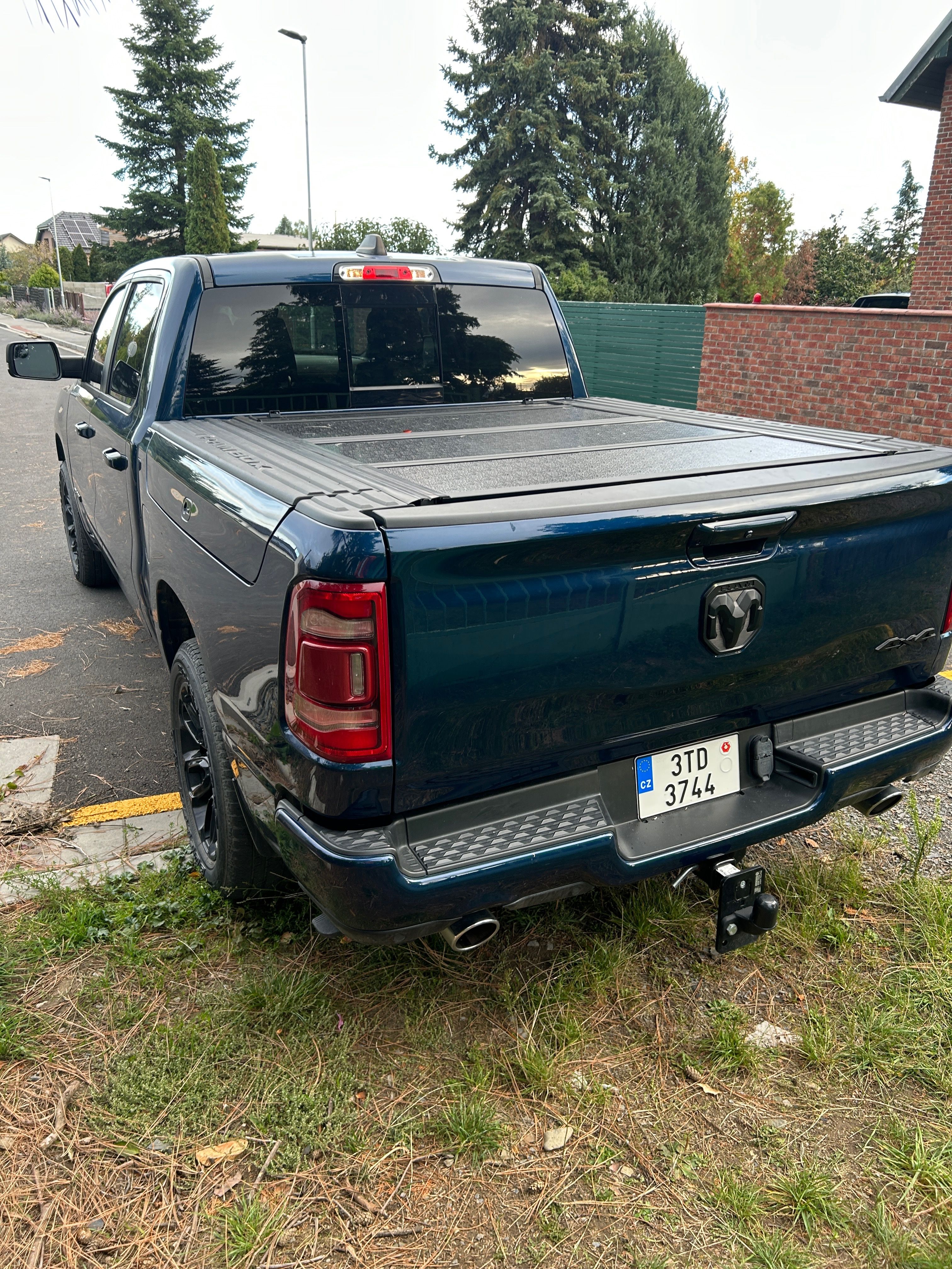 Dodge Ram, Dodge Ram 1500 Laramie 5.7 V8 - fotka 3