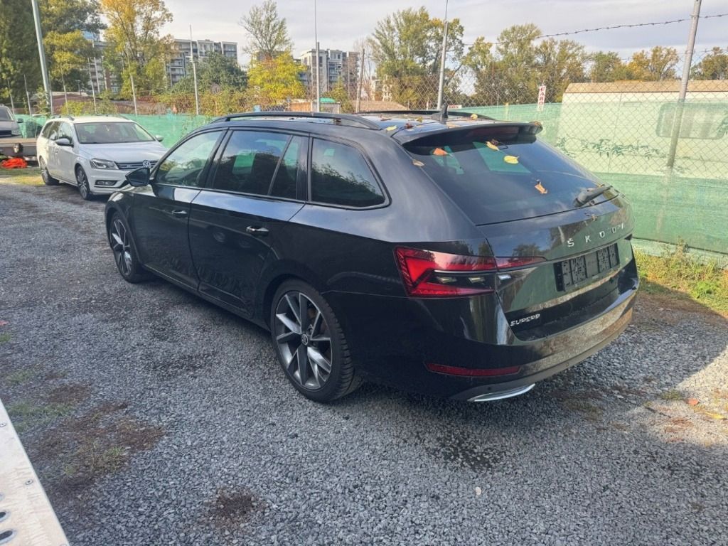 Škoda Superb, Superb Combi 1.5 TSI Sportline - fotka 4