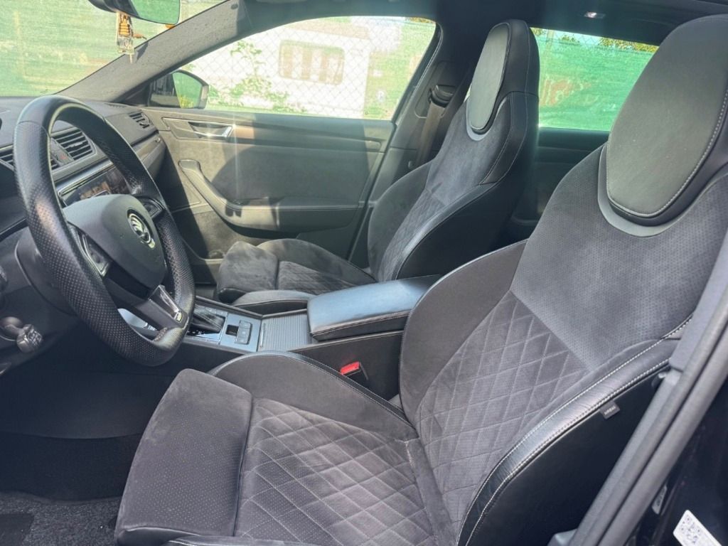 Škoda Superb, Superb Combi 1.5 TSI Sportline - fotka 6