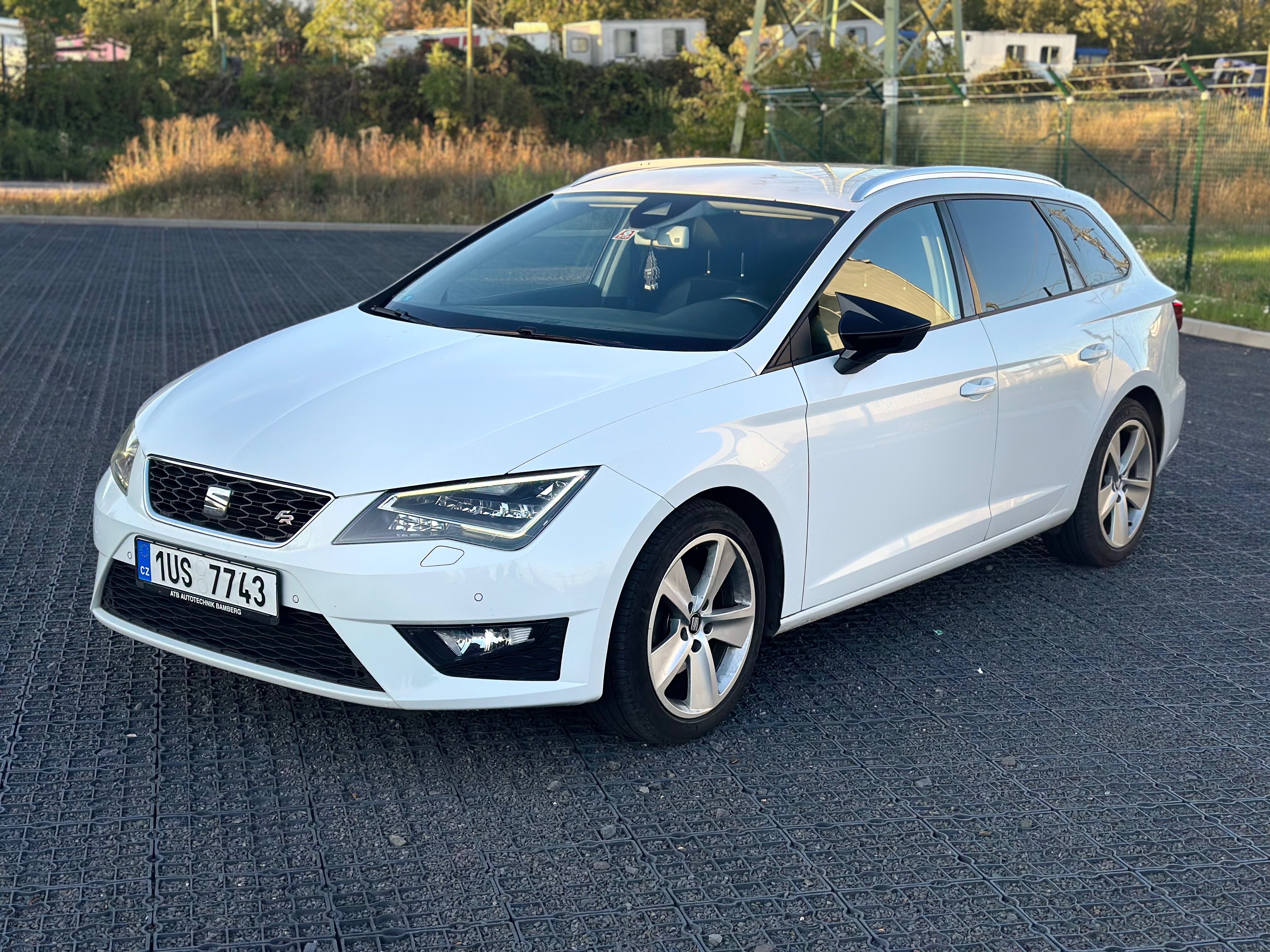 Seat Leon, SEAT Leon ST FR 2.0 TDI 110 kW - fotka 3