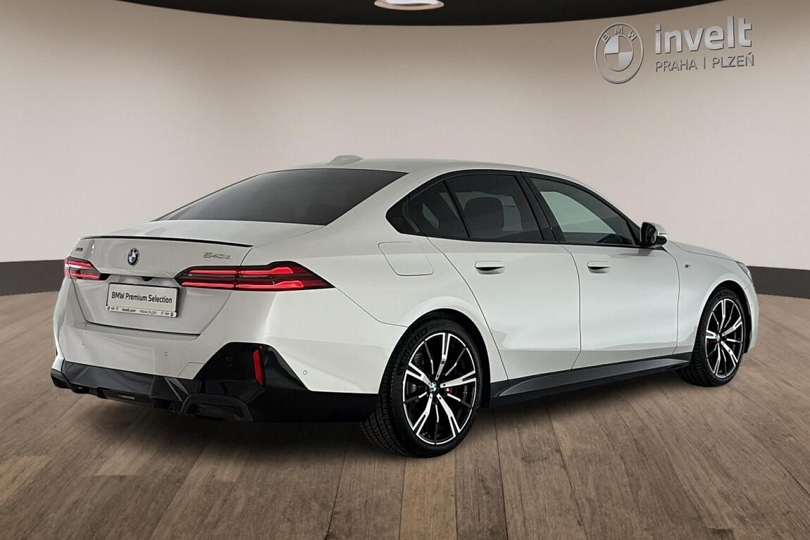 BMW Řada 5, 540d xDrive Sedan - fotka 3