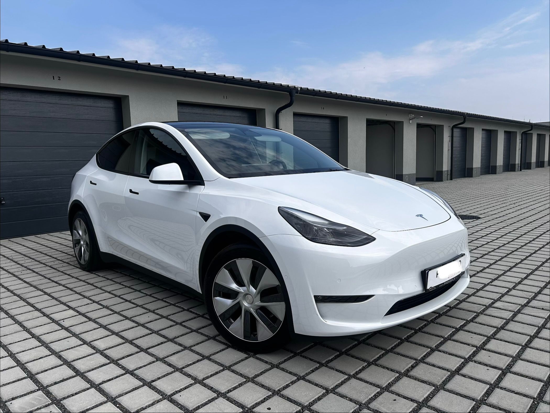 Tesla Model Y, LR Ryzen SOH 90 - fotka 2