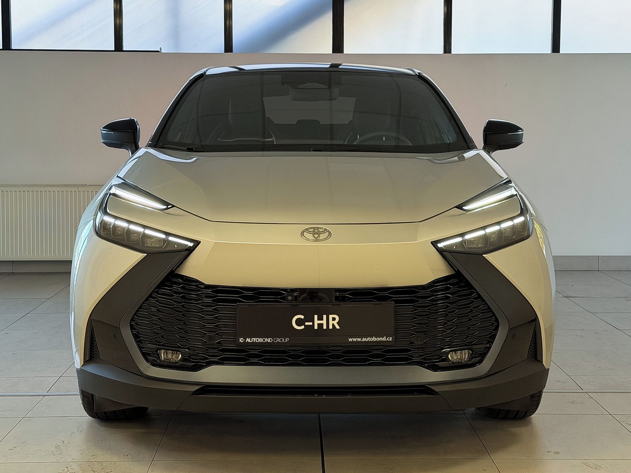 Toyota C-HR, Toyota C-HR, 2.0 HEV Prem. Ed. - fotka 2