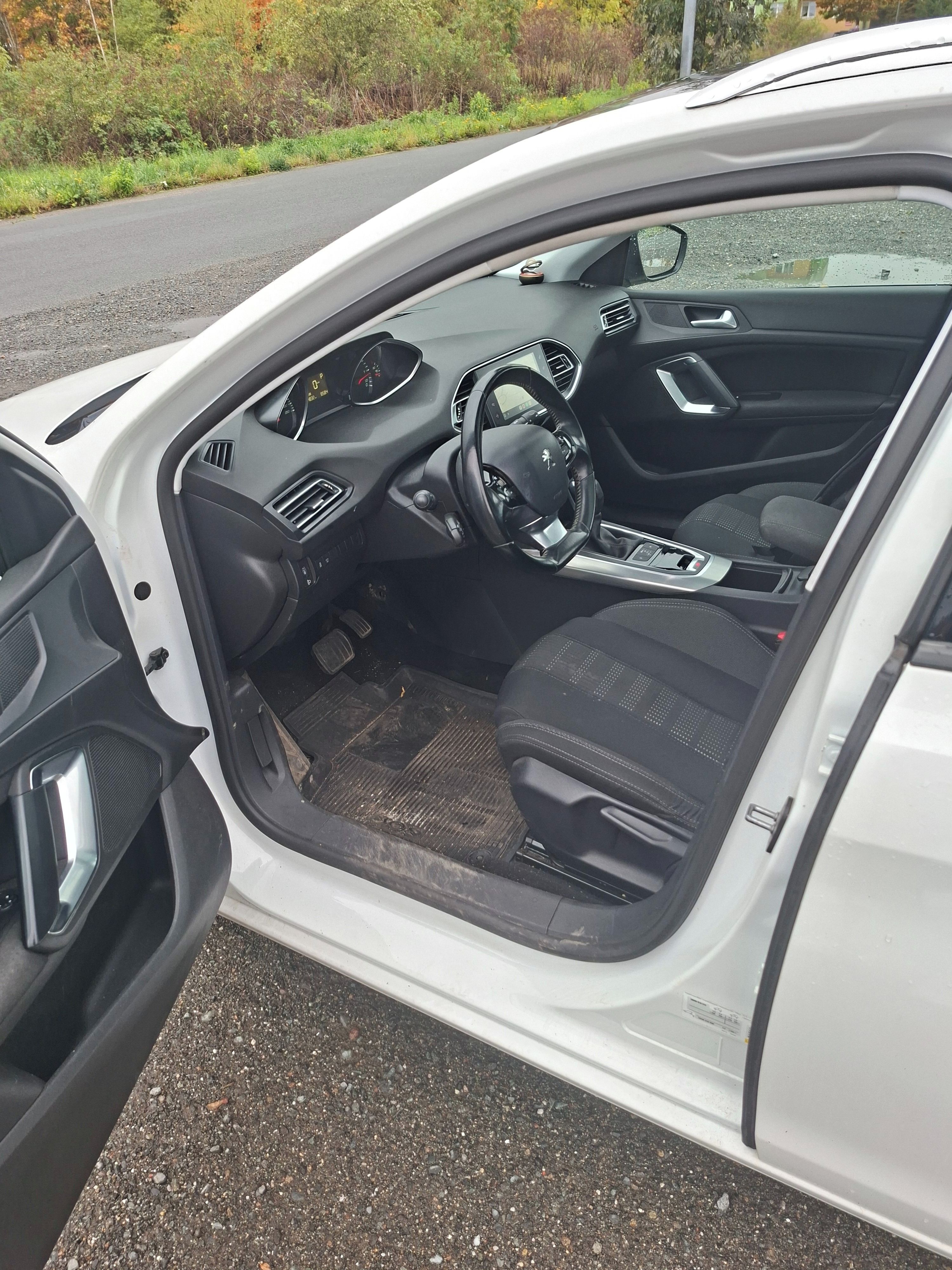 Peugeot 308 - fotka 6