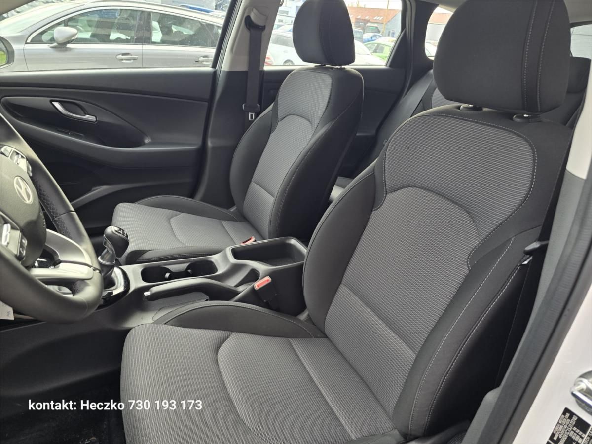 Hyundai i30, 1,5 CVVT Comfort 71KW - fotka 3