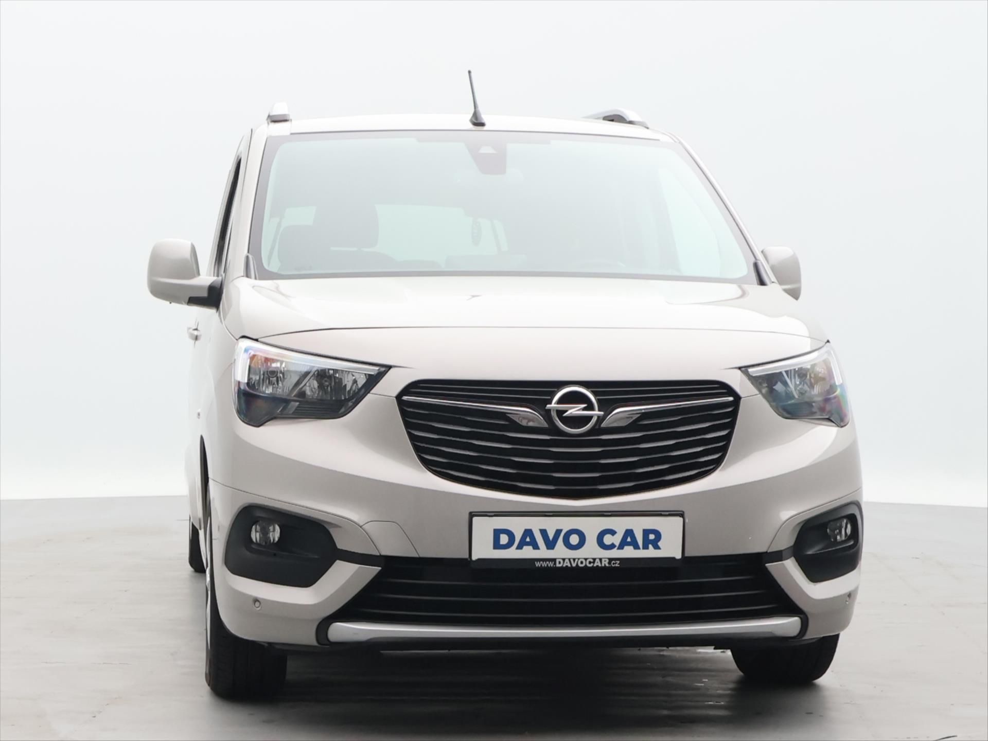 Opel Combo, 1,2 Turbo 96 kW S/S AT8 Enjoy - fotka 2