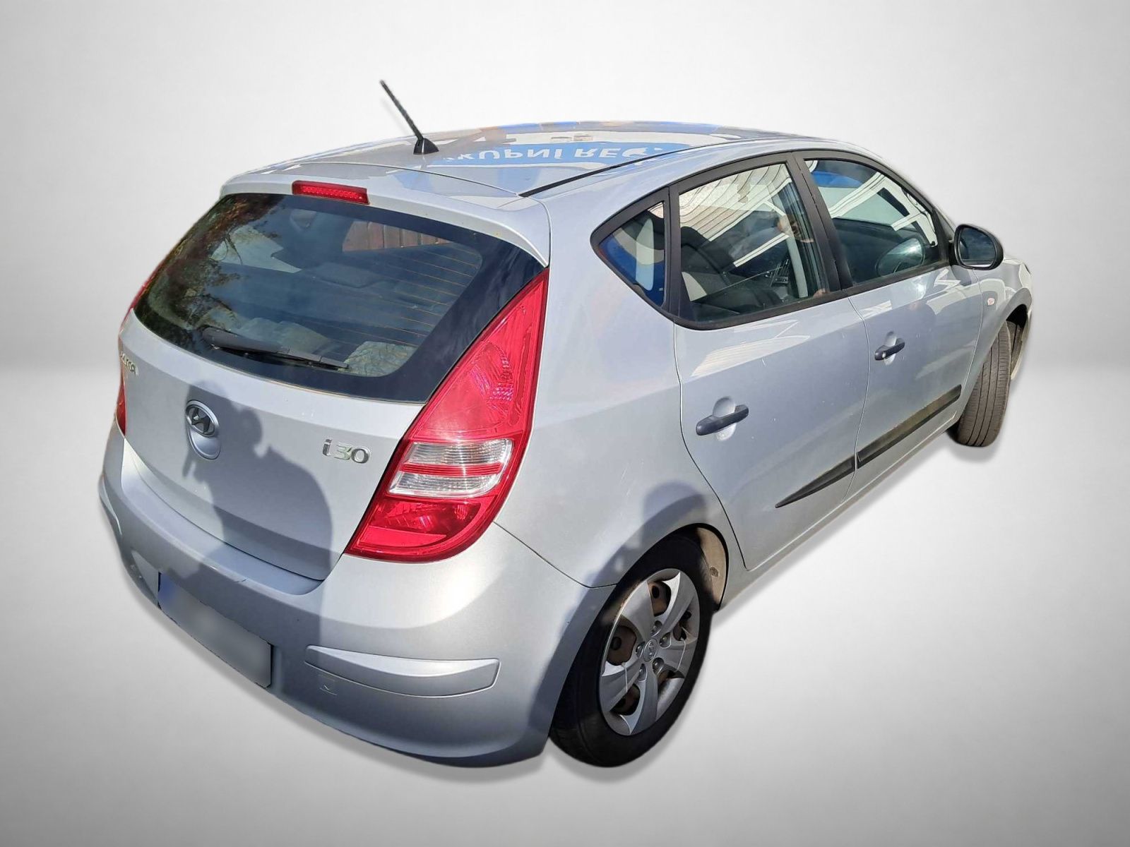 Hyundai i30, 1.4 CVVT, Klima, rezervace - fotka 2