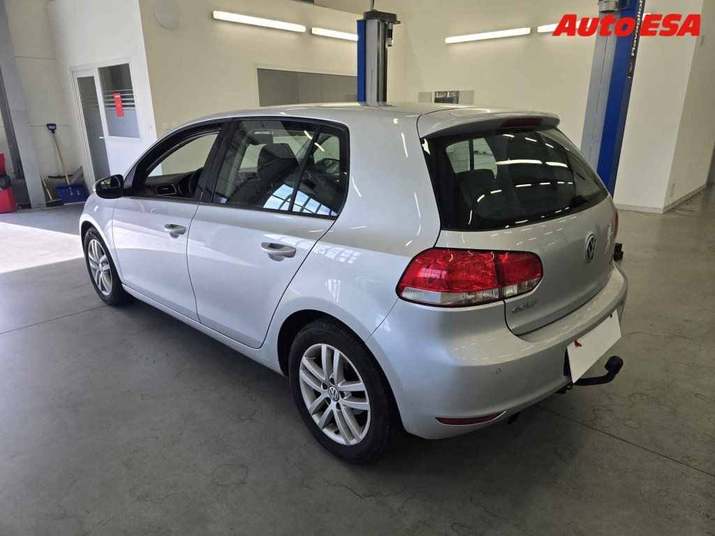 Volkswagen Golf, 1.6 TDi - fotka 2