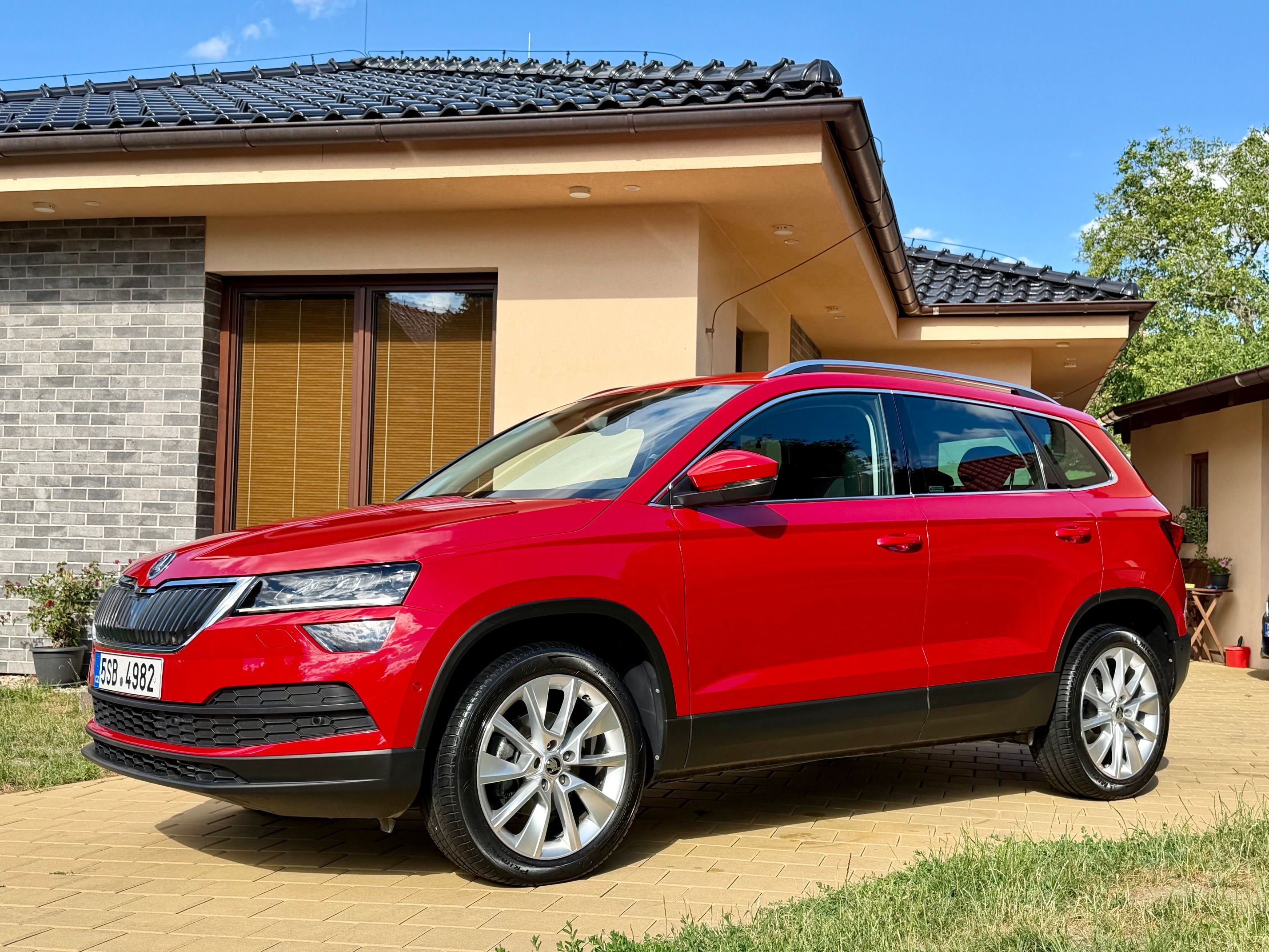 Škoda Karoq, 1.6 TDi, 16000 km, Webasto - fotka 2