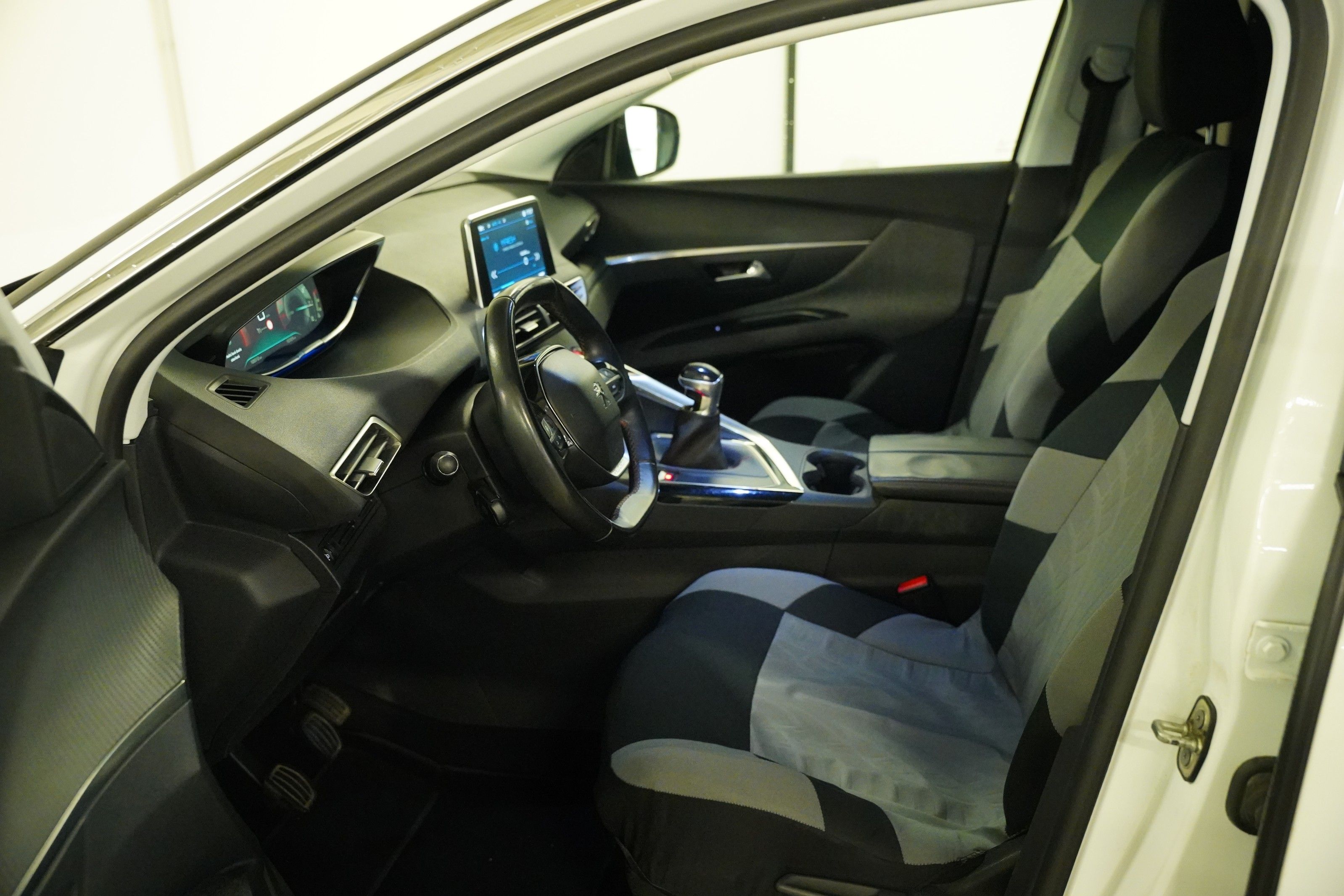 Peugeot 3008, 1.2 PureTech 96kW - fotka 6
