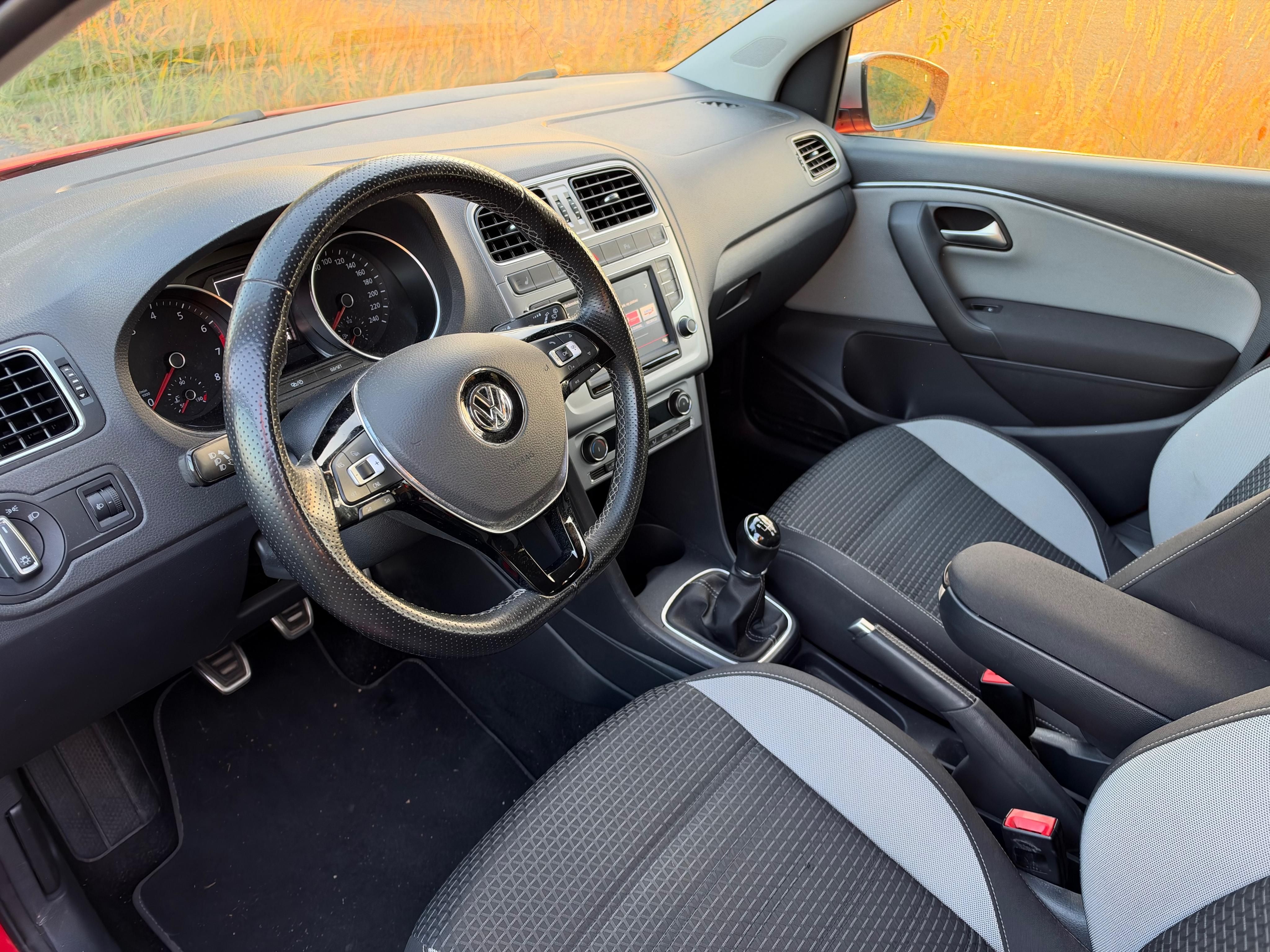 Volkswagen Polo, Cross 1,2TSi 66kW 47TKM - fotka 5