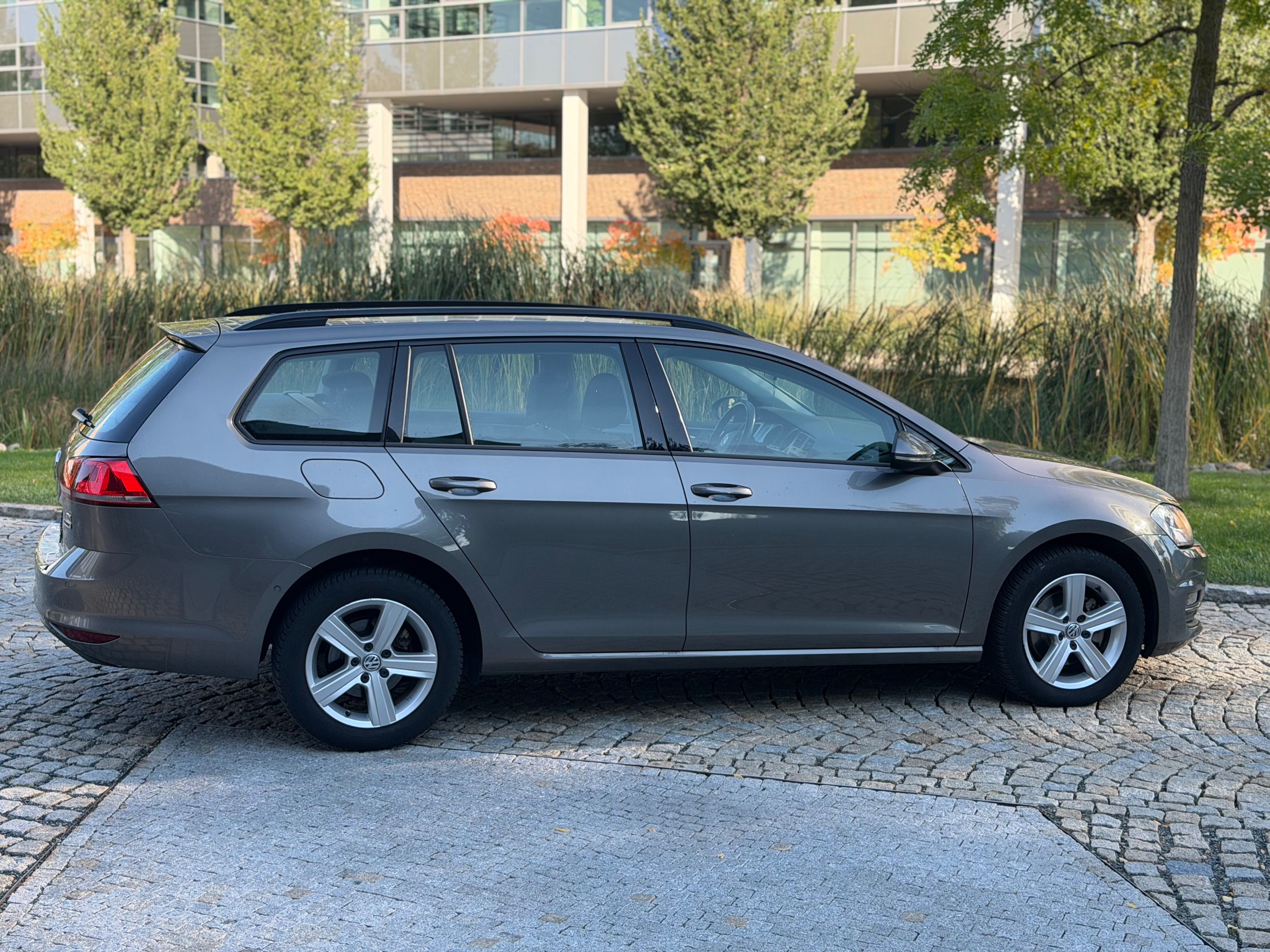 Volkswagen Golf, Volkswagen Golf 7 1.6TDI 81 kW - fotka 3