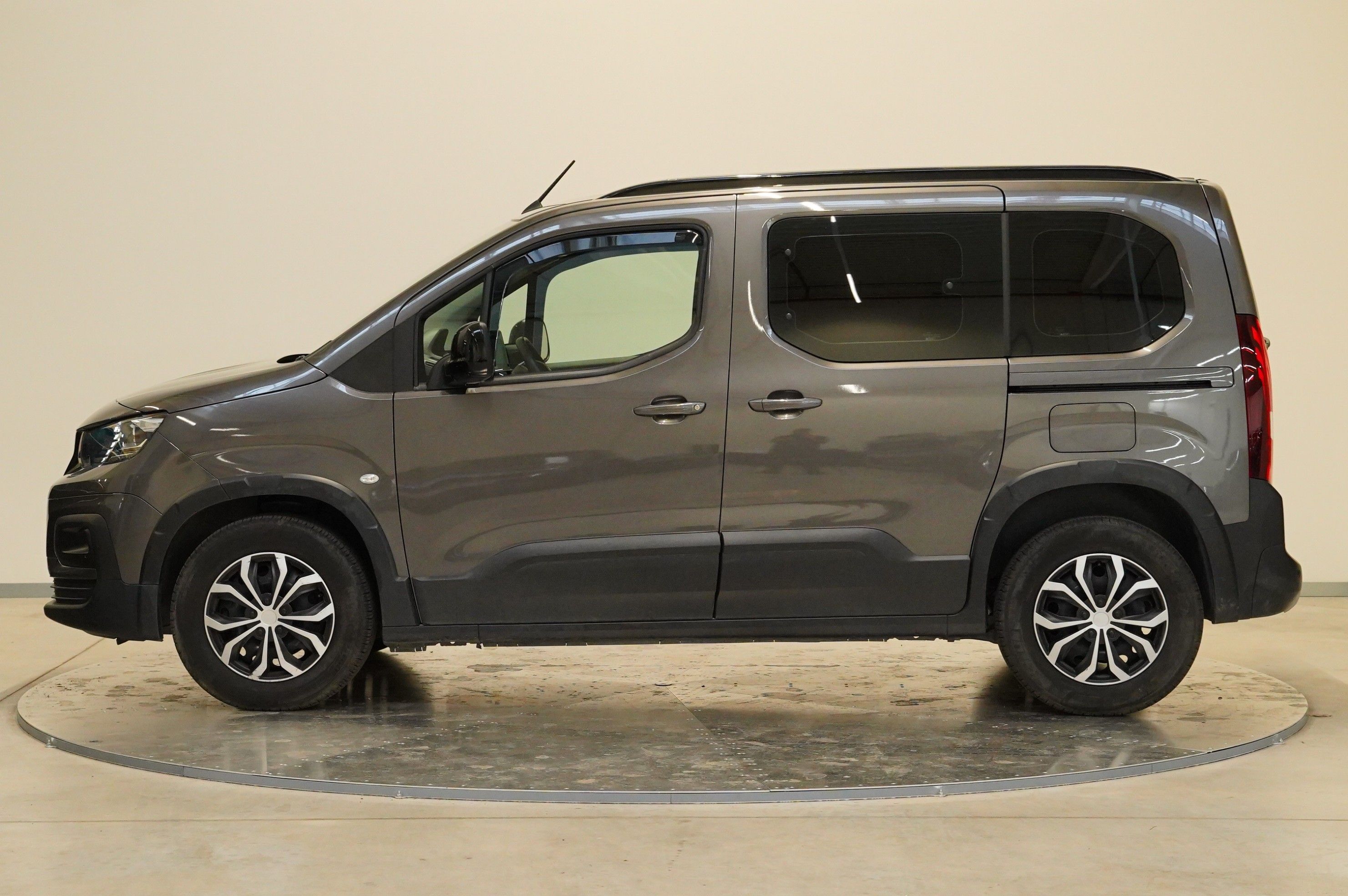 Peugeot Rifter, 1.5 BlueHDi 75 kW - fotka 3