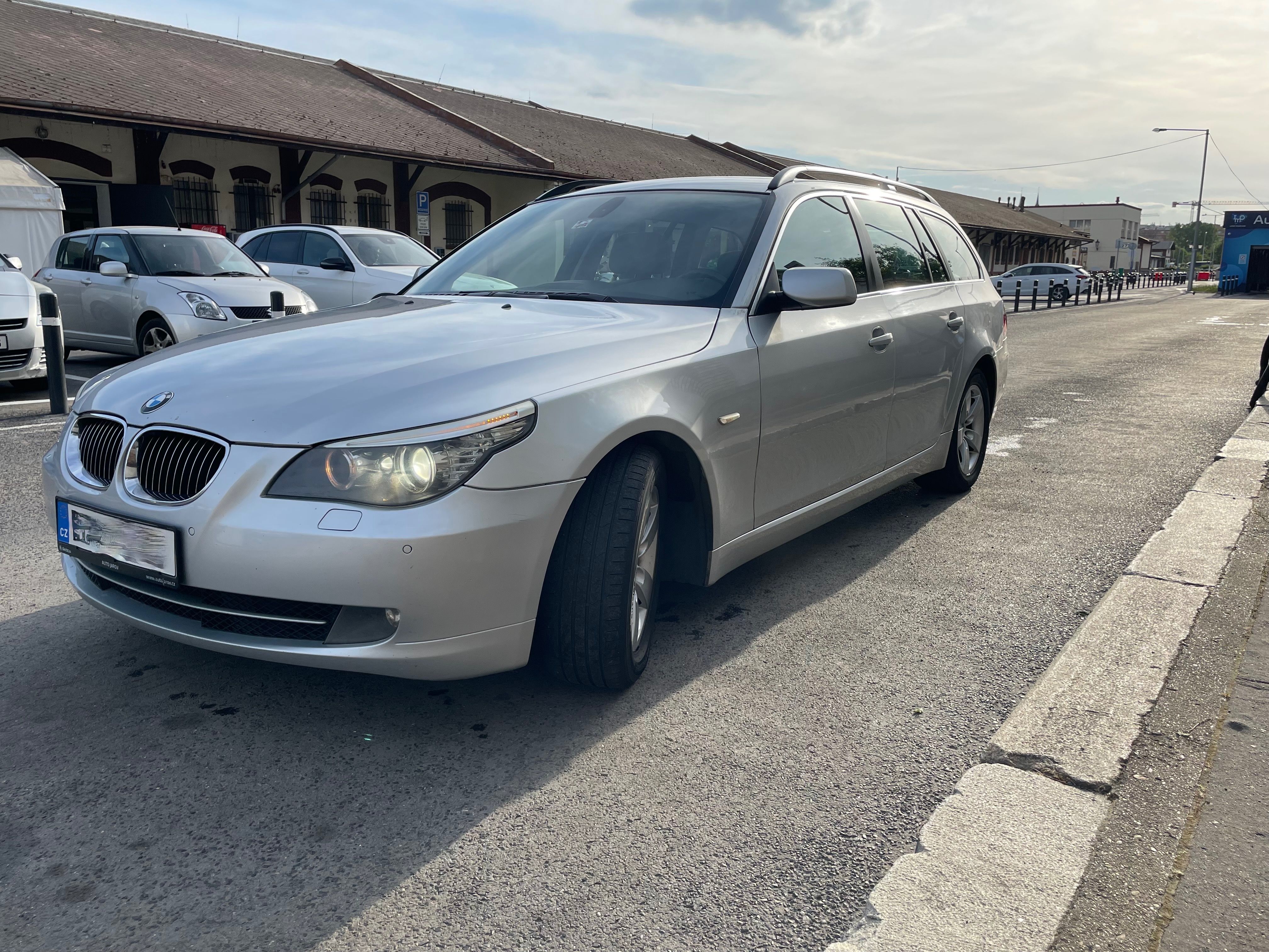 BMW Řada 5, 525D E61 - fotka 6