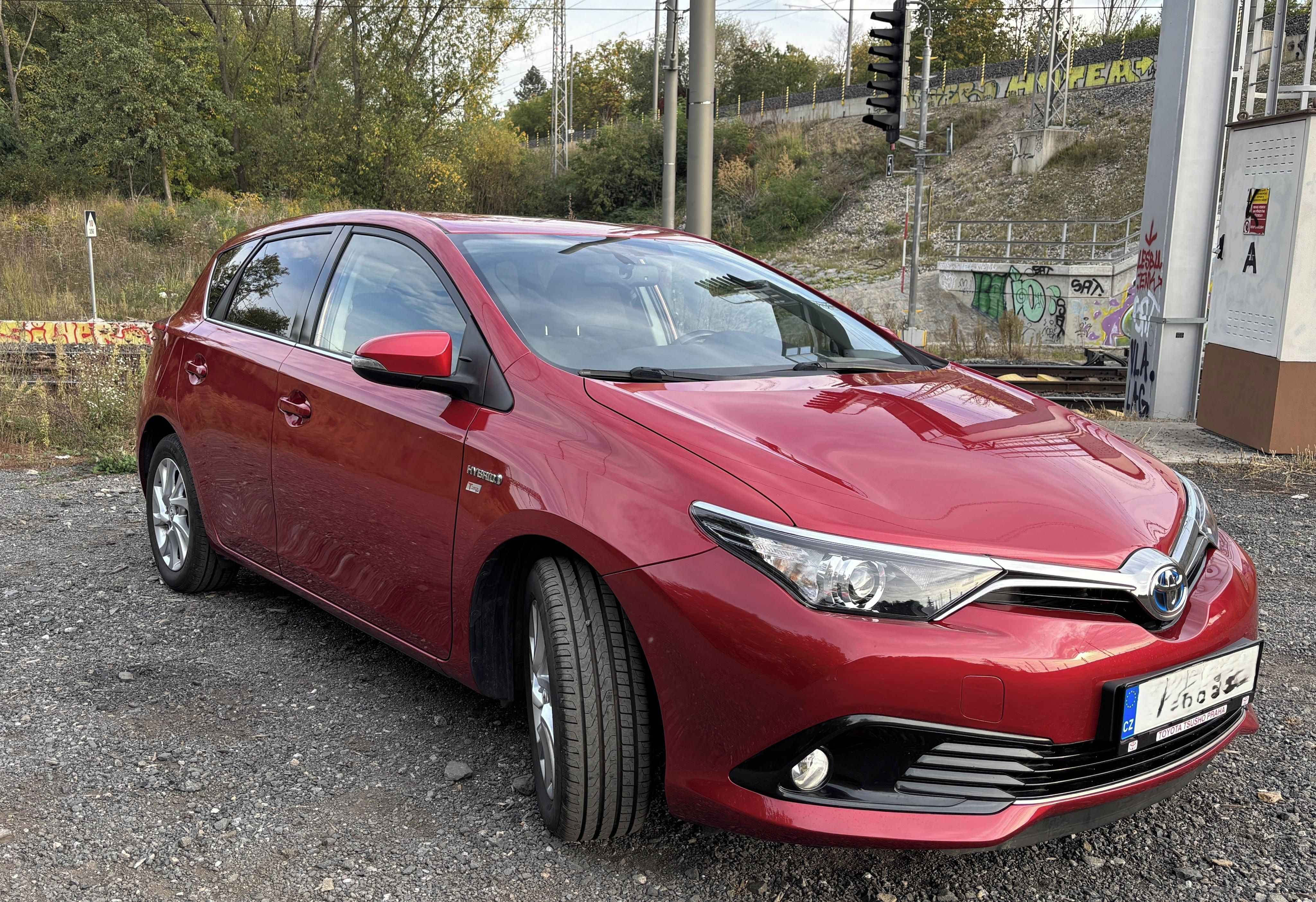 Toyota Auris, 1,8 Hybrid, AUT, 89tkm,2x kola - fotka 3