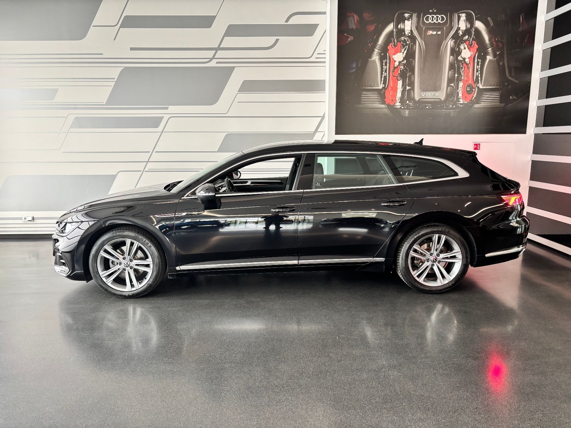 Volkswagen Arteon Shooting Brake, R-Line 2.0 TSI (140kW/190k) DS - fotka 3