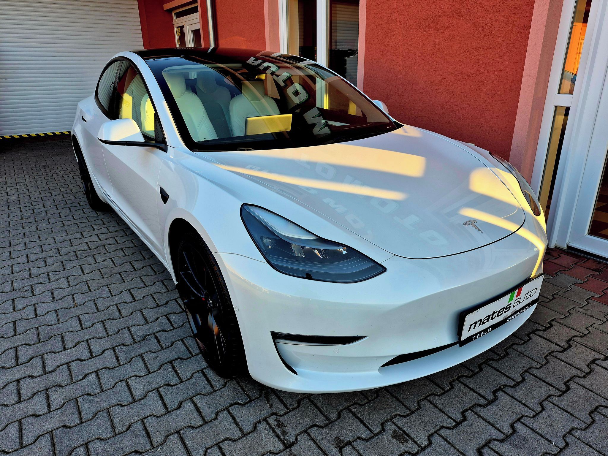 Tesla Model 3, Performance 377 kW SOH 85,4% - fotka 4