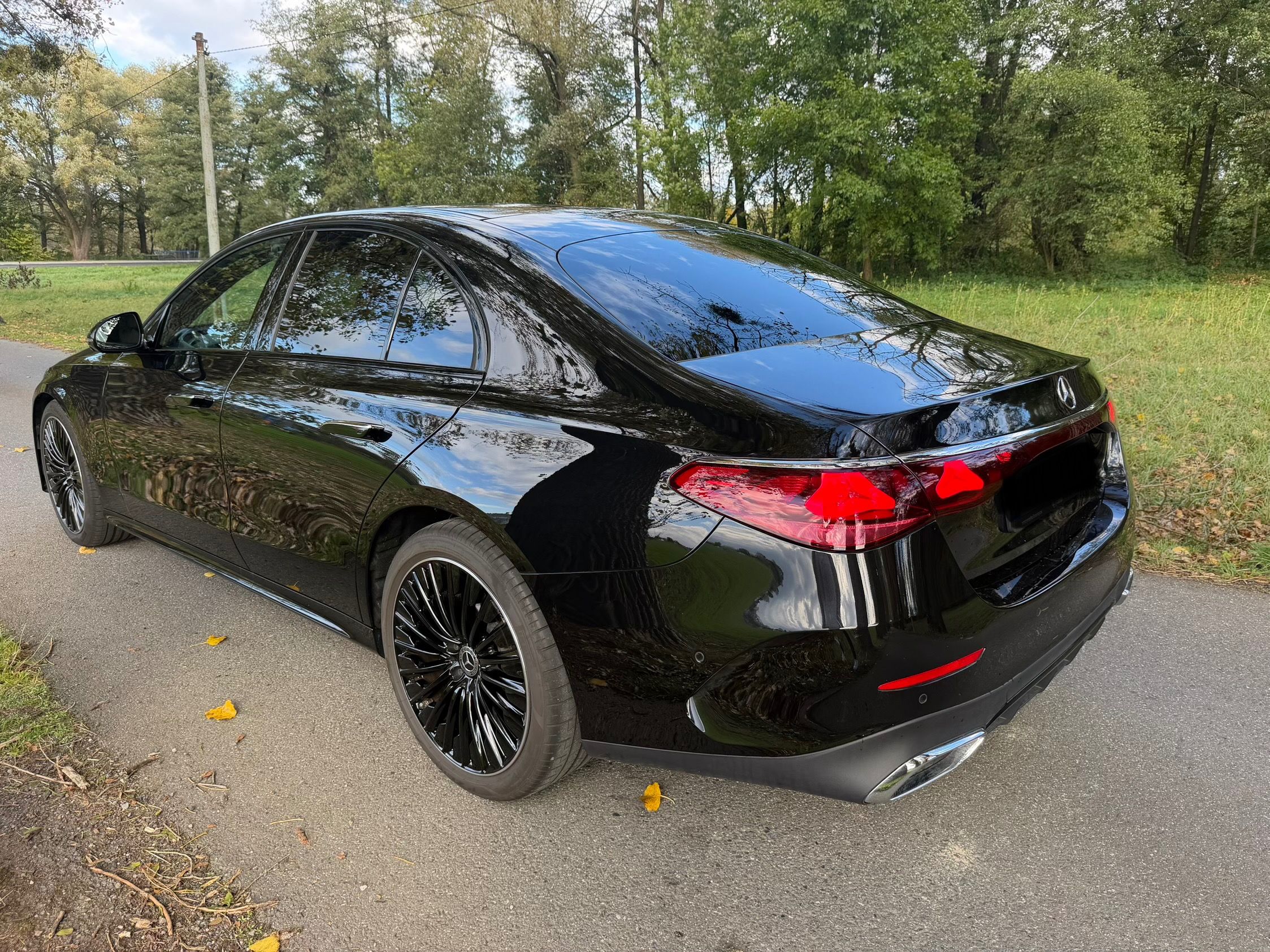 Mercedes-Benz Třídy E, E220d, 4M, AMG linie, TAŽNÉ - fotka 4