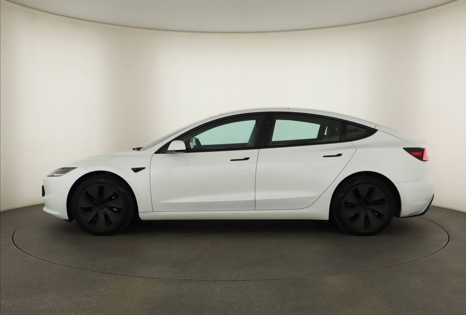 Tesla Model 3, Standard Range LFP, SoH 95% - fotka 3