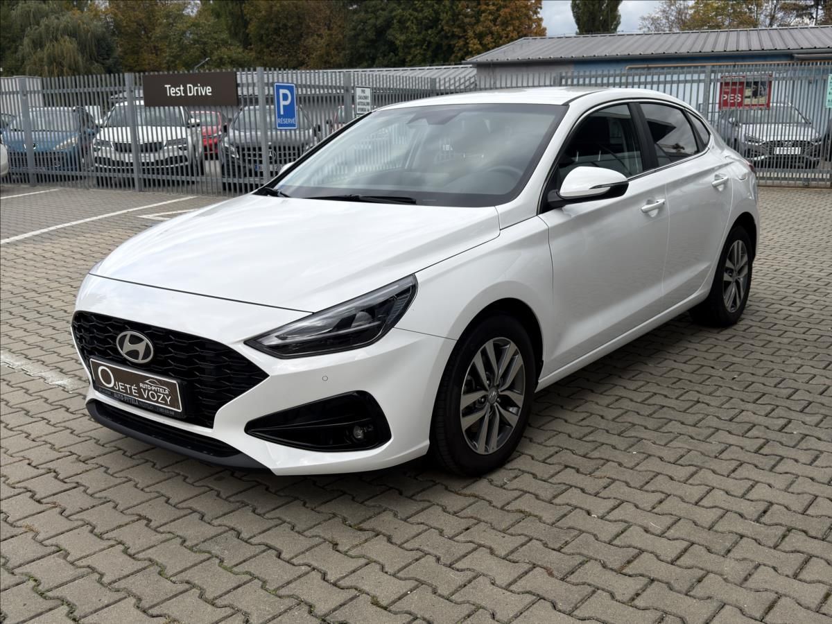 Hyundai i30, 1,5 T-GDi MHEV MT  Fastback St - fotka 4