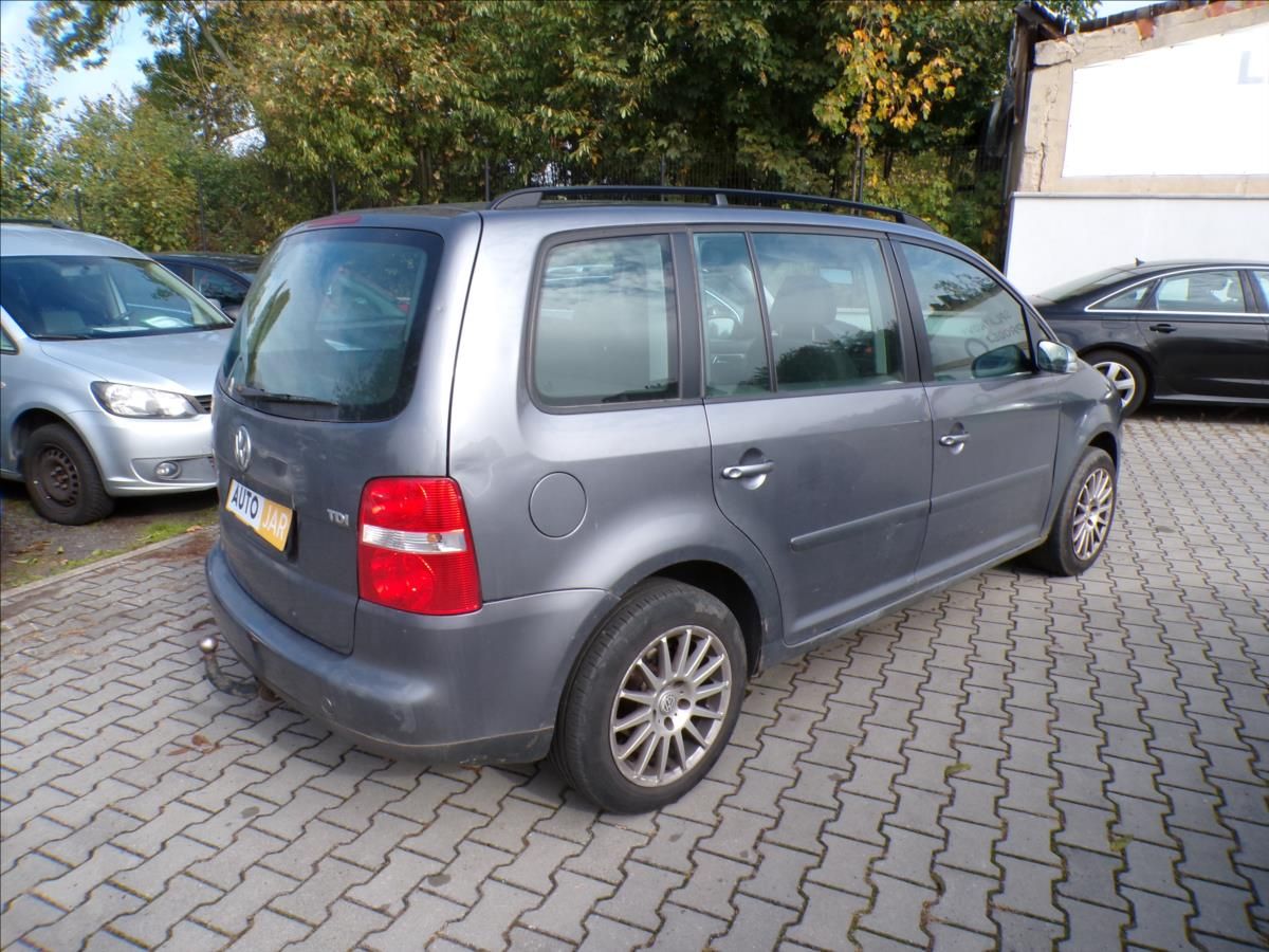 Volkswagen Touran, 1,9 TDI  TAŽ.ZAŘ.,NAVIGACE - fotka 4