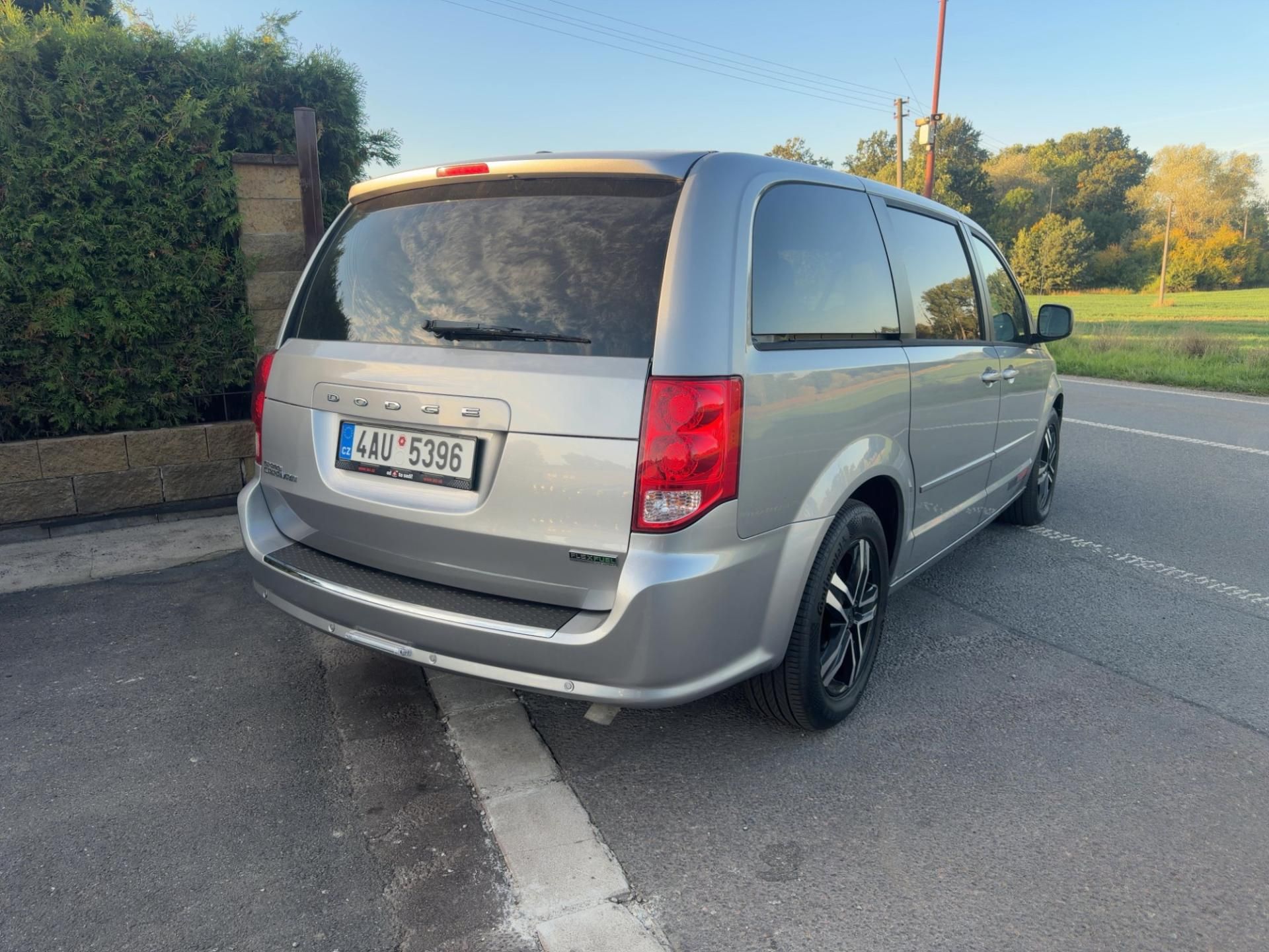 Dodge Grand Caravan, 3,6 RT Pentastar 2013 - fotka 4