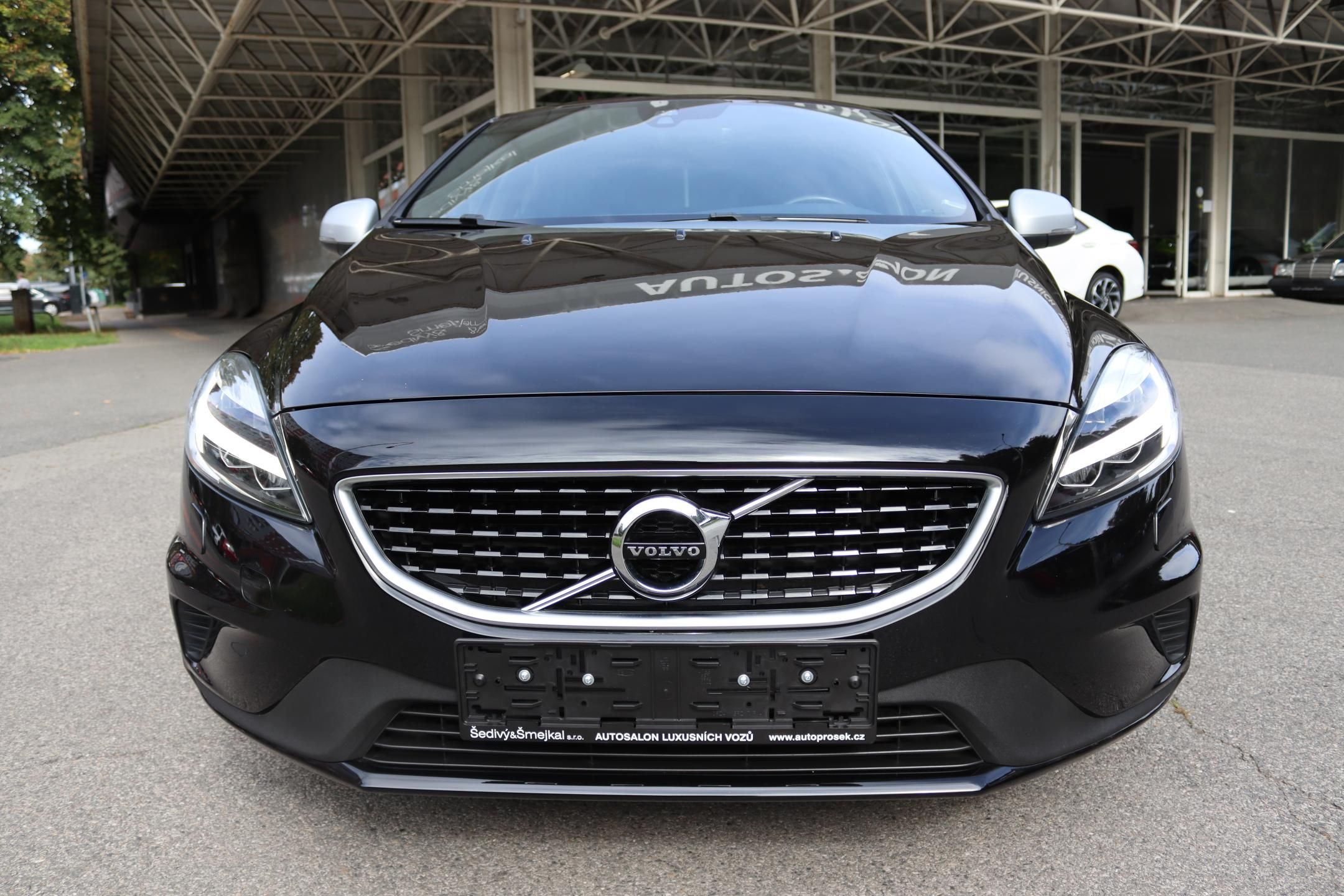 Volvo V40, Volvo V40 R-Design 140kW - fotka 4