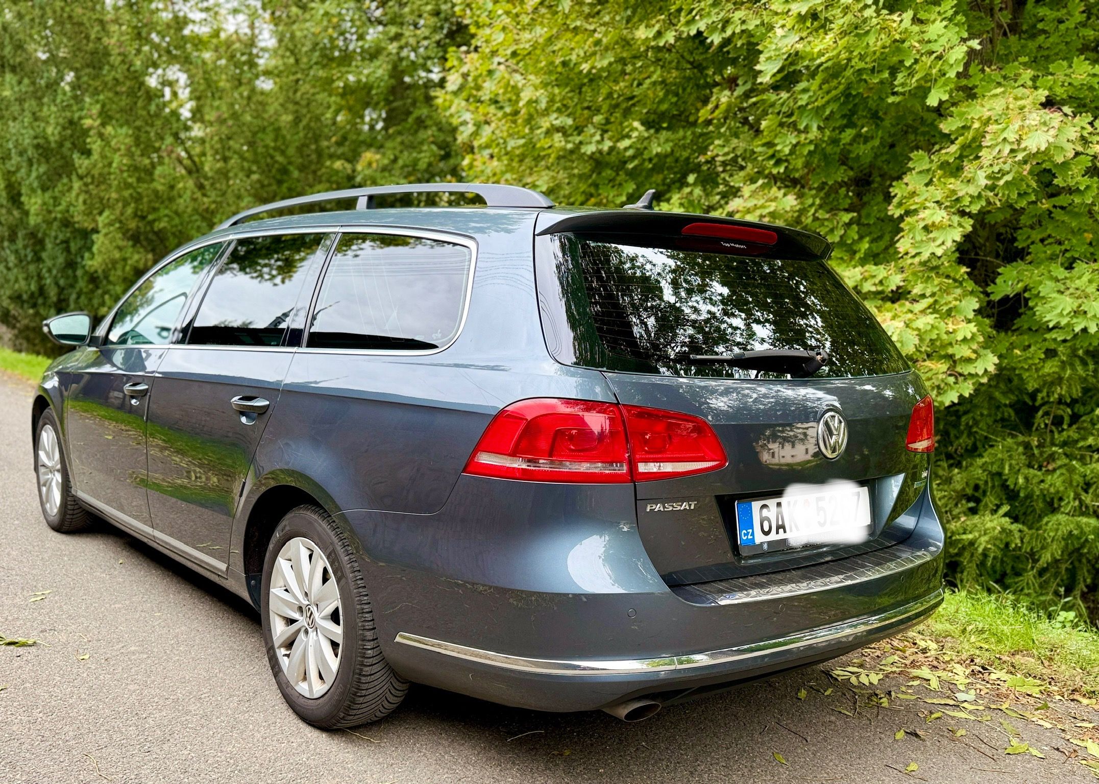 Volkswagen Passat, 1.6 TDI - Servisováno - fotka 6