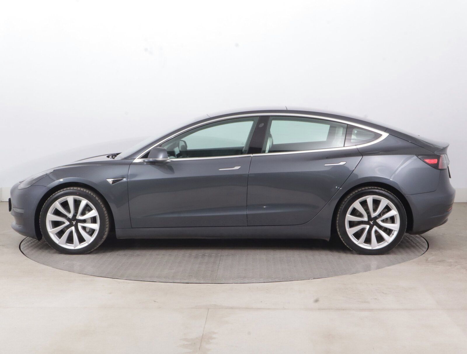 Tesla Model 3, Long Range 4WD 78kWh, SoH 81% - fotka 3