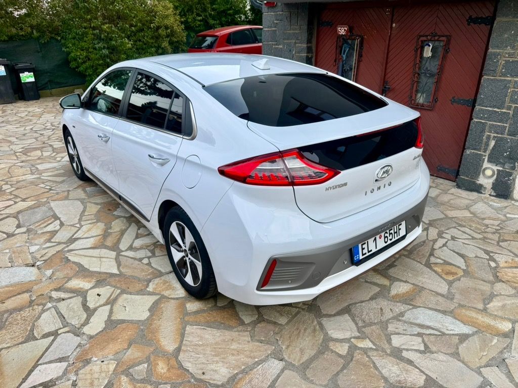 Hyundai Ioniq, EV 88KW PREMIUM STYLE 76600KM - fotka 6