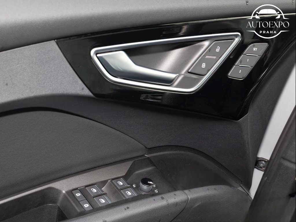 Audi Q4 e-tron, S line Matrix Kamera Sonos* - fotka 5