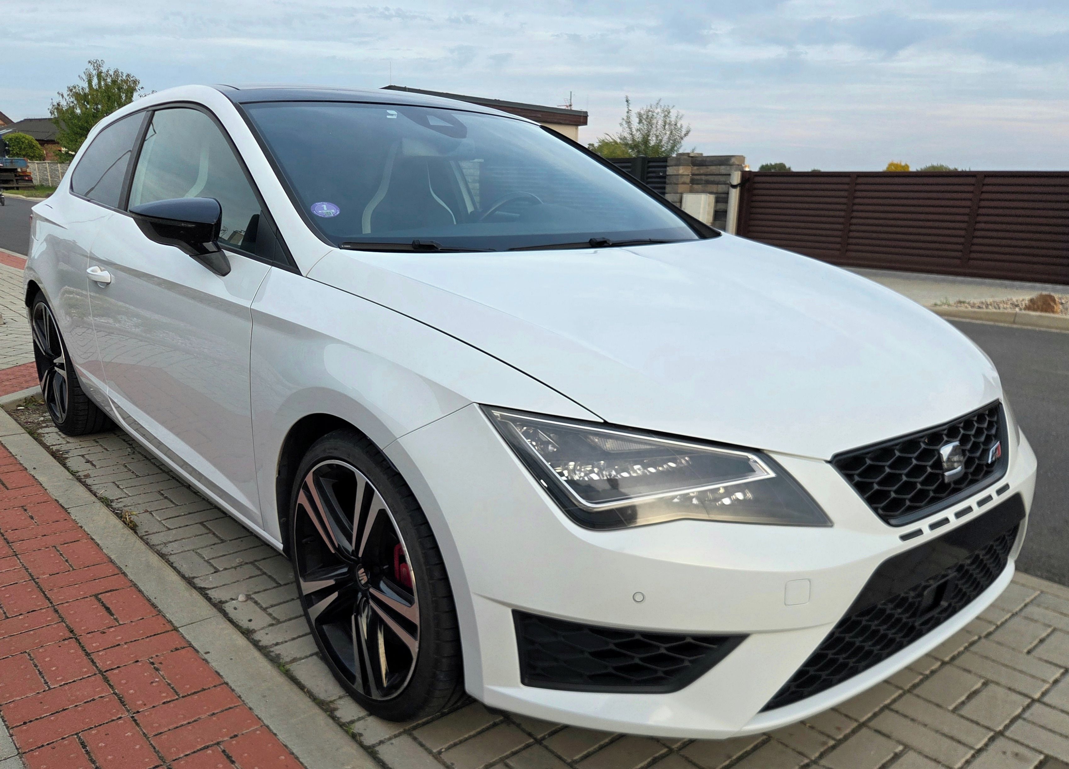 Seat Leon, Cupra 280 - fotka 4