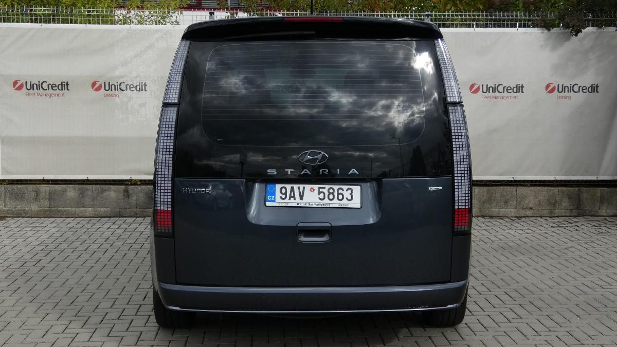 Hyundai Staria, 2.2 CRDi Luxury 4x4 Auto - fotka 4
