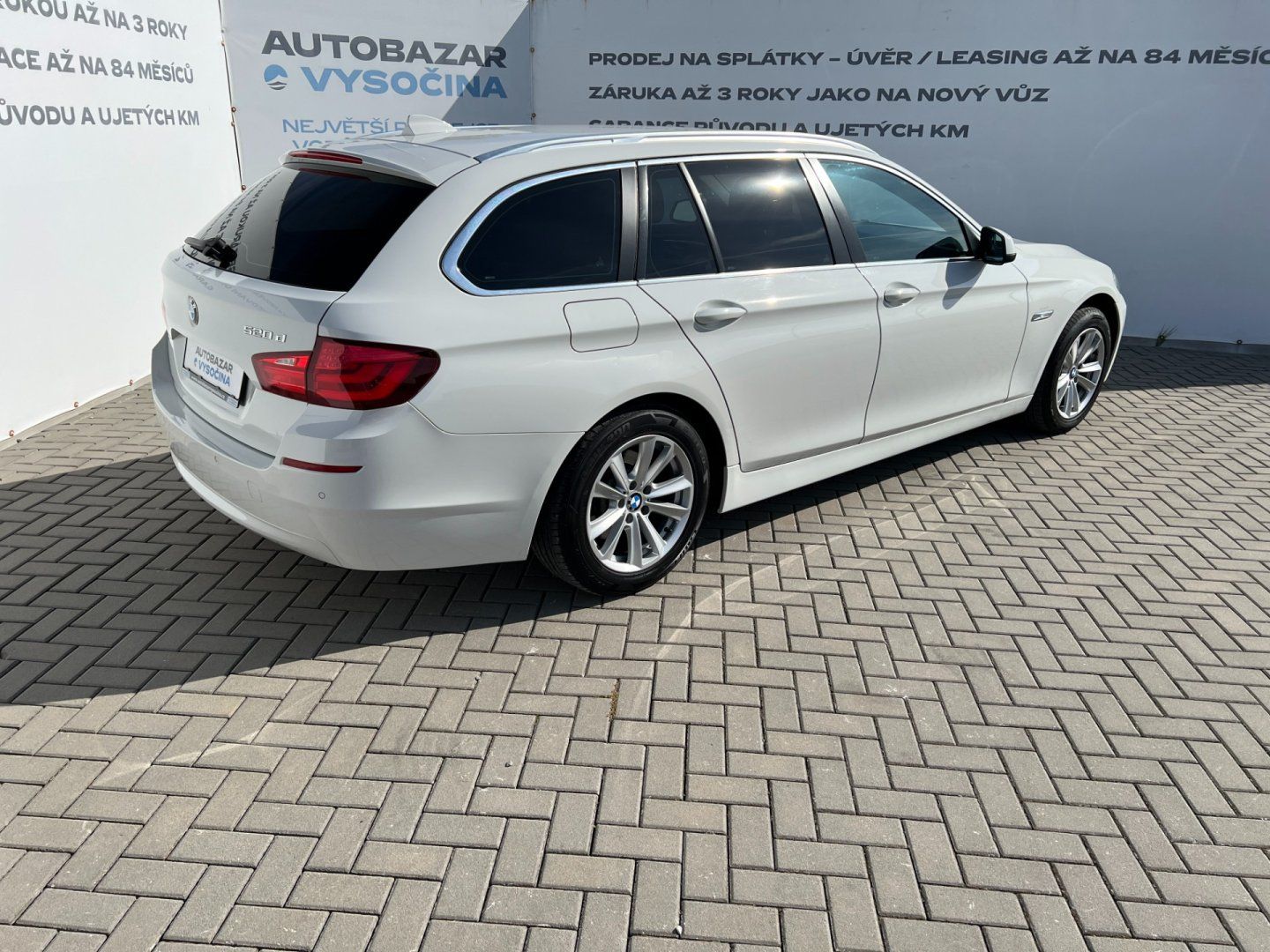 BMW Řada 5, 520d 135kW F11! ČR! - fotka 4