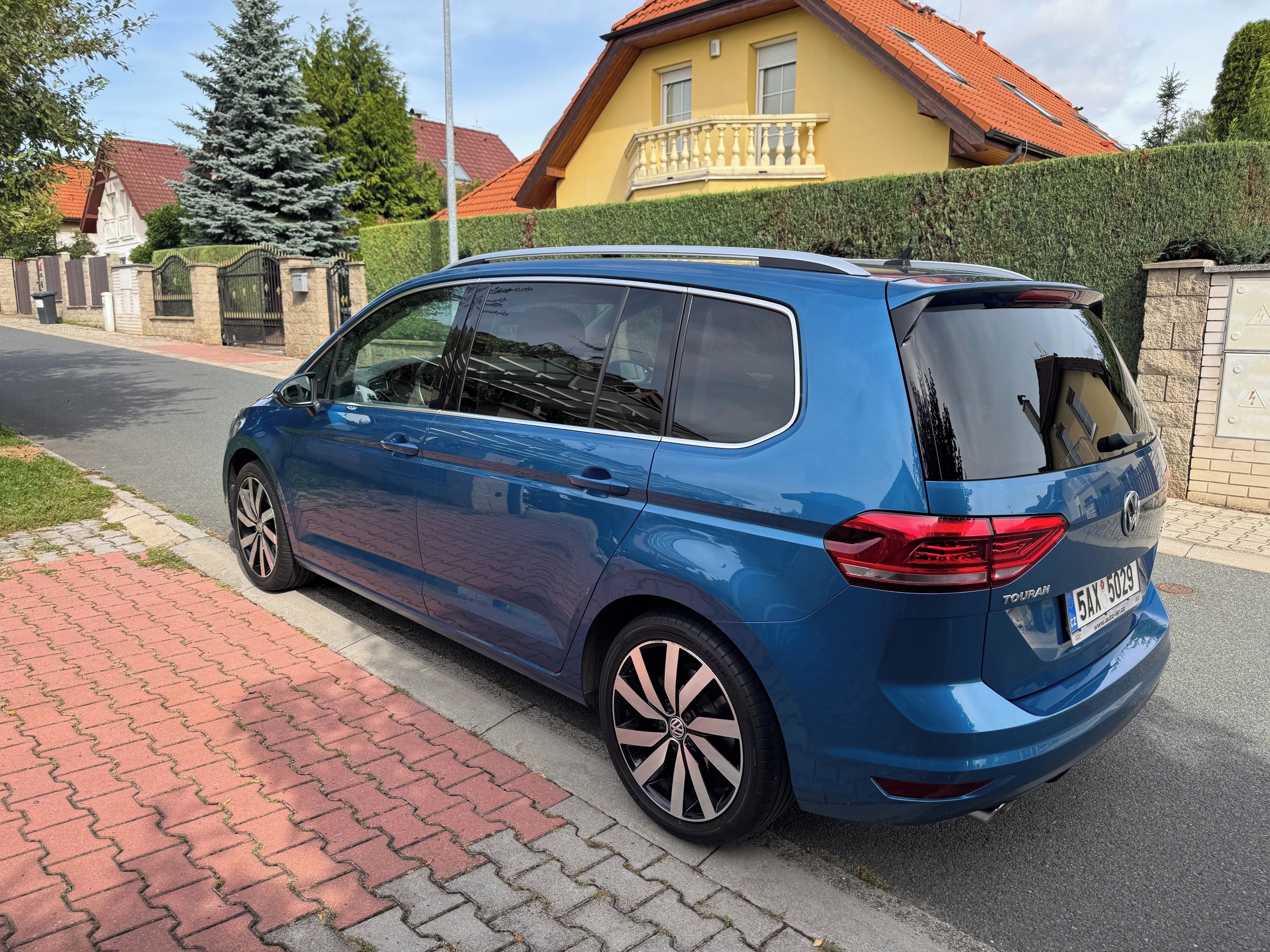 Volkswagen Touran, 2.0 TDI 140 kW DSG, 115000km - fotka 3