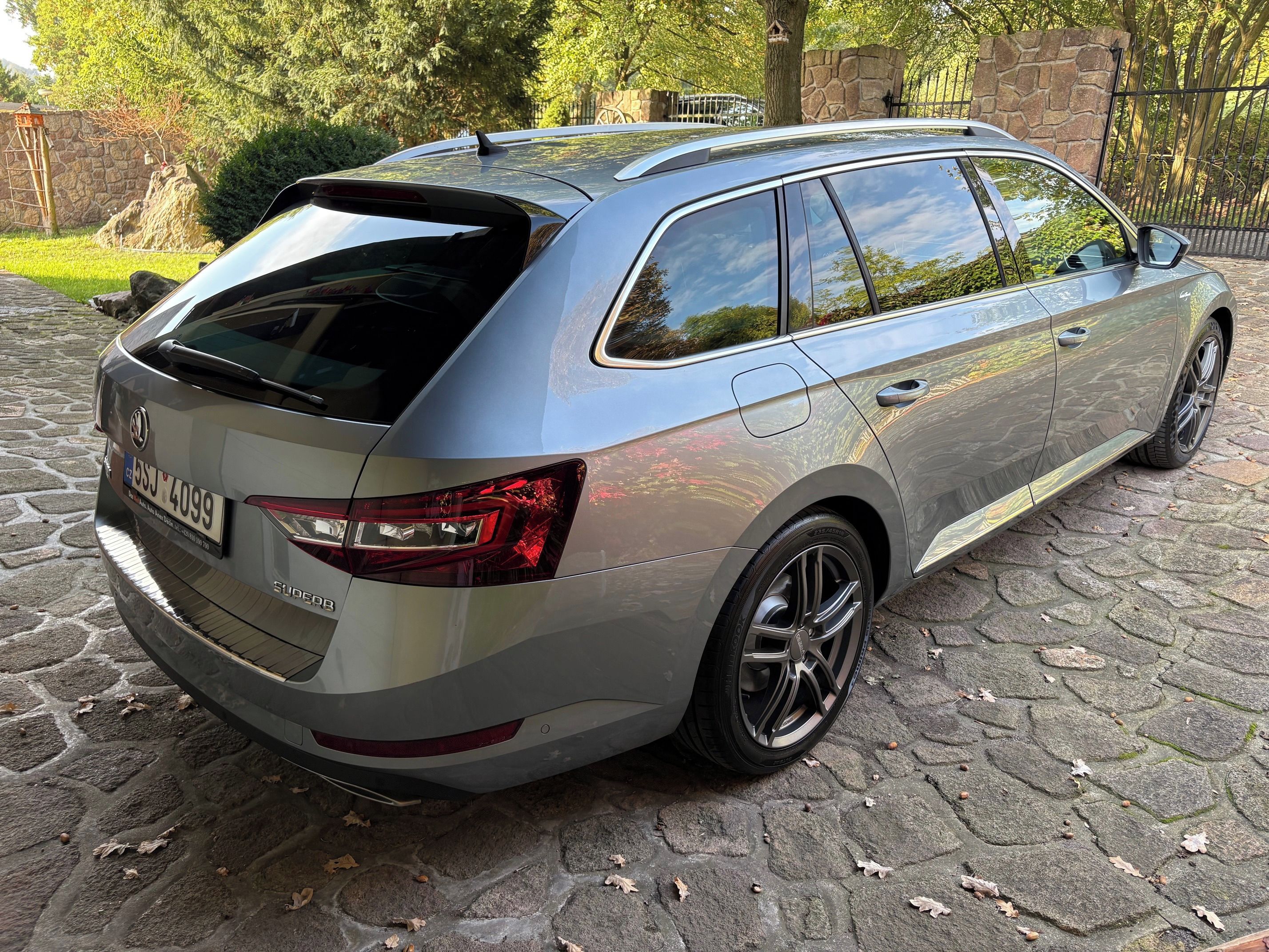 Škoda Superb, 2,0TDI 140kW DSG KŮŽE WEBASTO - fotka 5