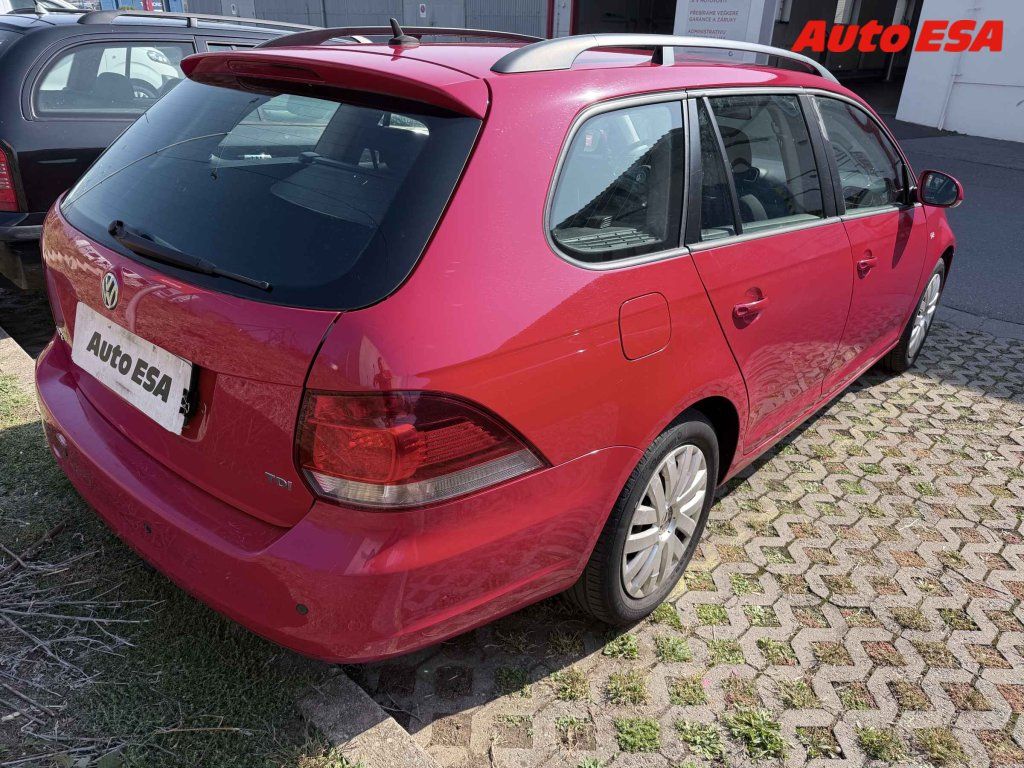 Volkswagen Golf, 1.6 TDI,ČR - fotka 2