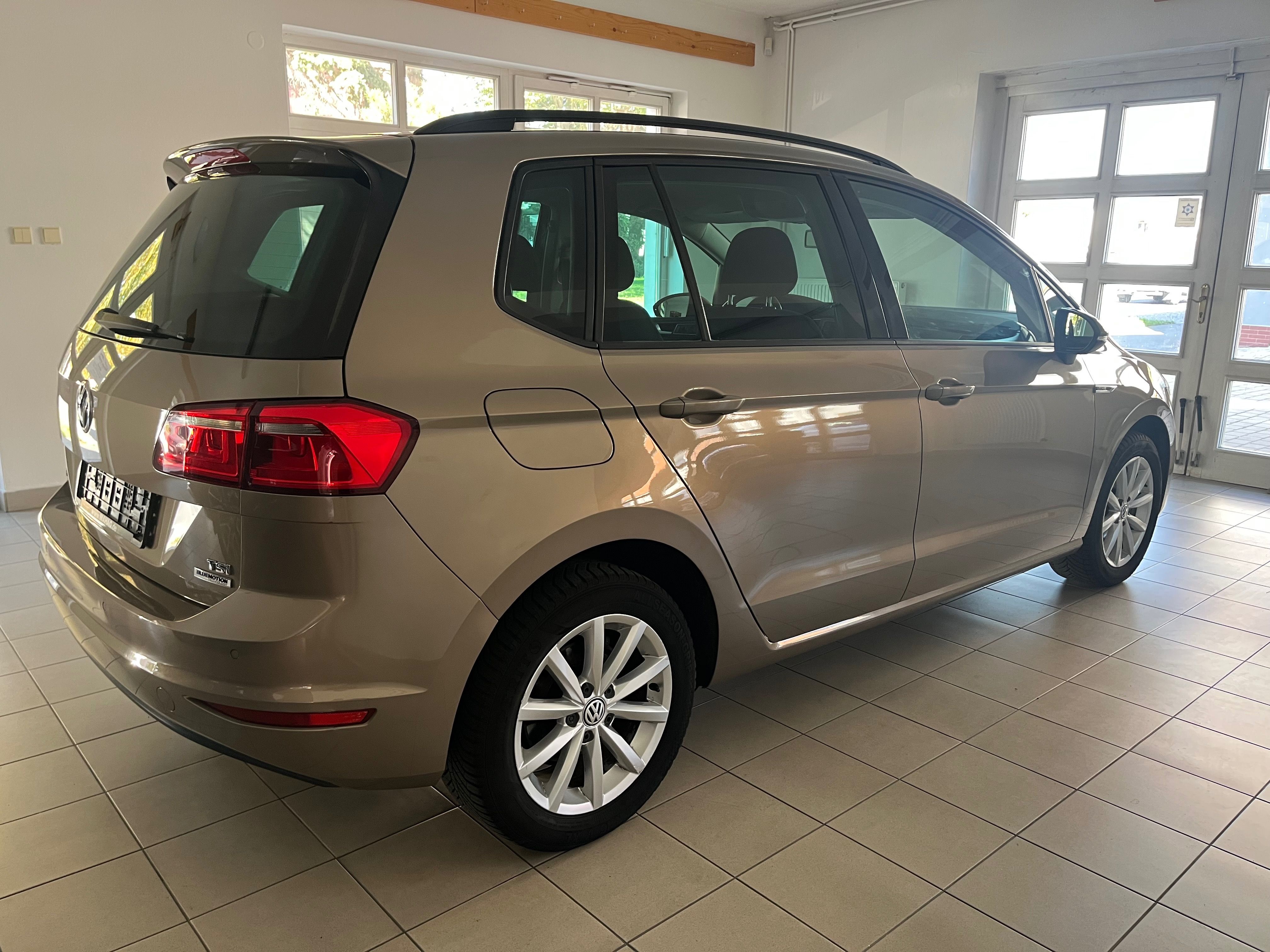 Volkswagen Golf Sportsvan, 1,2 Tsi 81kw  Lounge - fotka 5