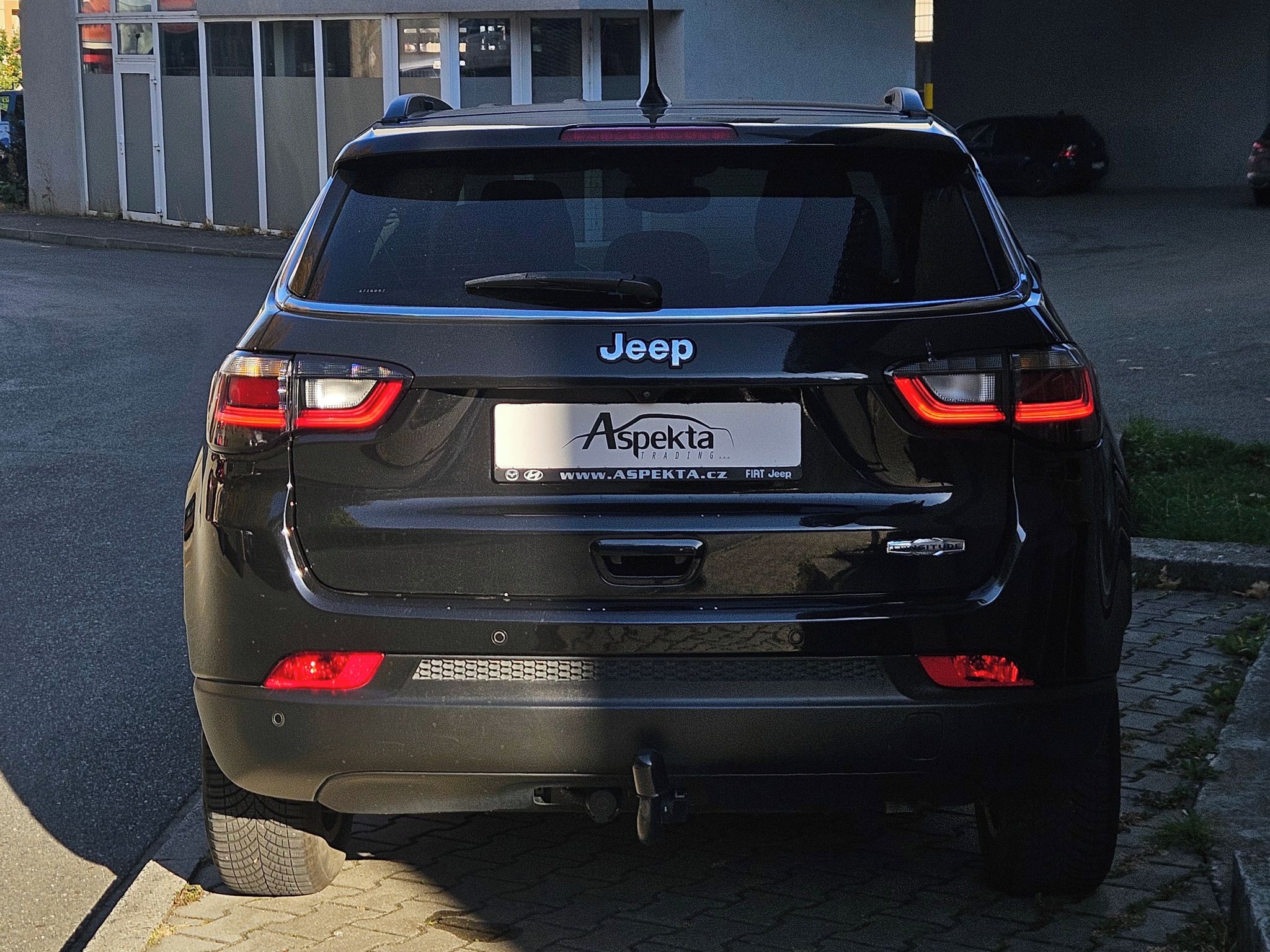 Jeep Compass, 1,3 T 96kW,Longitude,1.maj.,ČR - fotka 4
