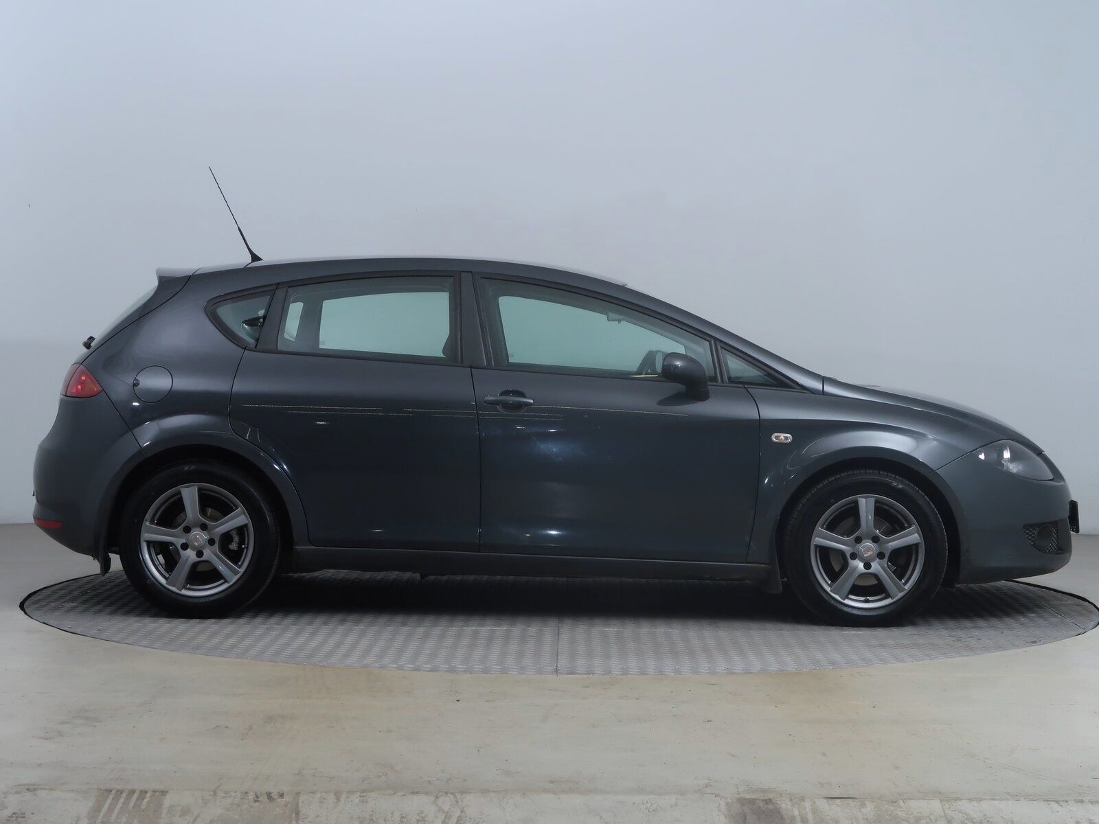 Seat Leon, 1.9 TDI, po STK - fotka 6