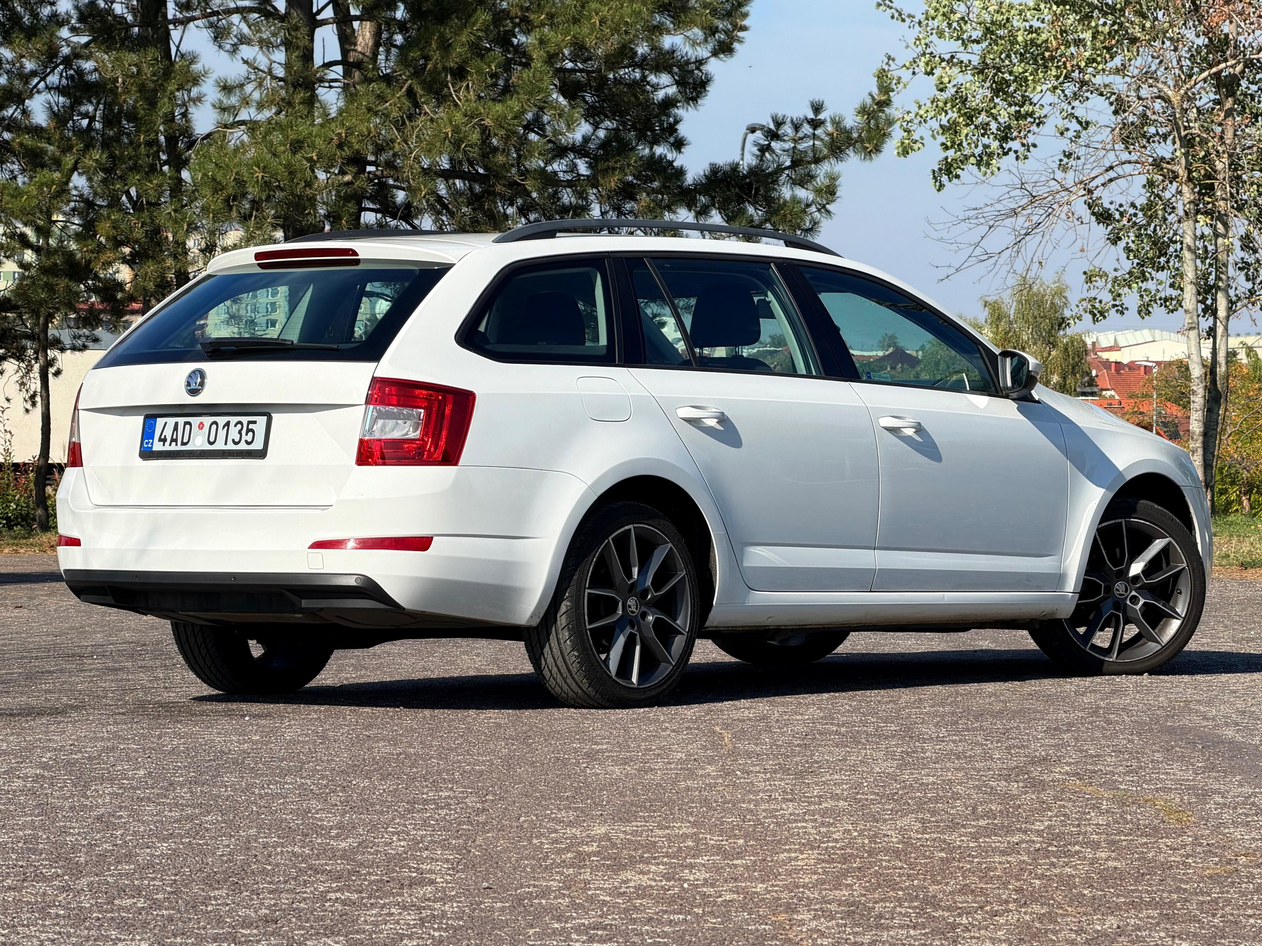 Škoda Octavia, 1.6TDI SERVISNÍ KNÍŽKA - fotka 6