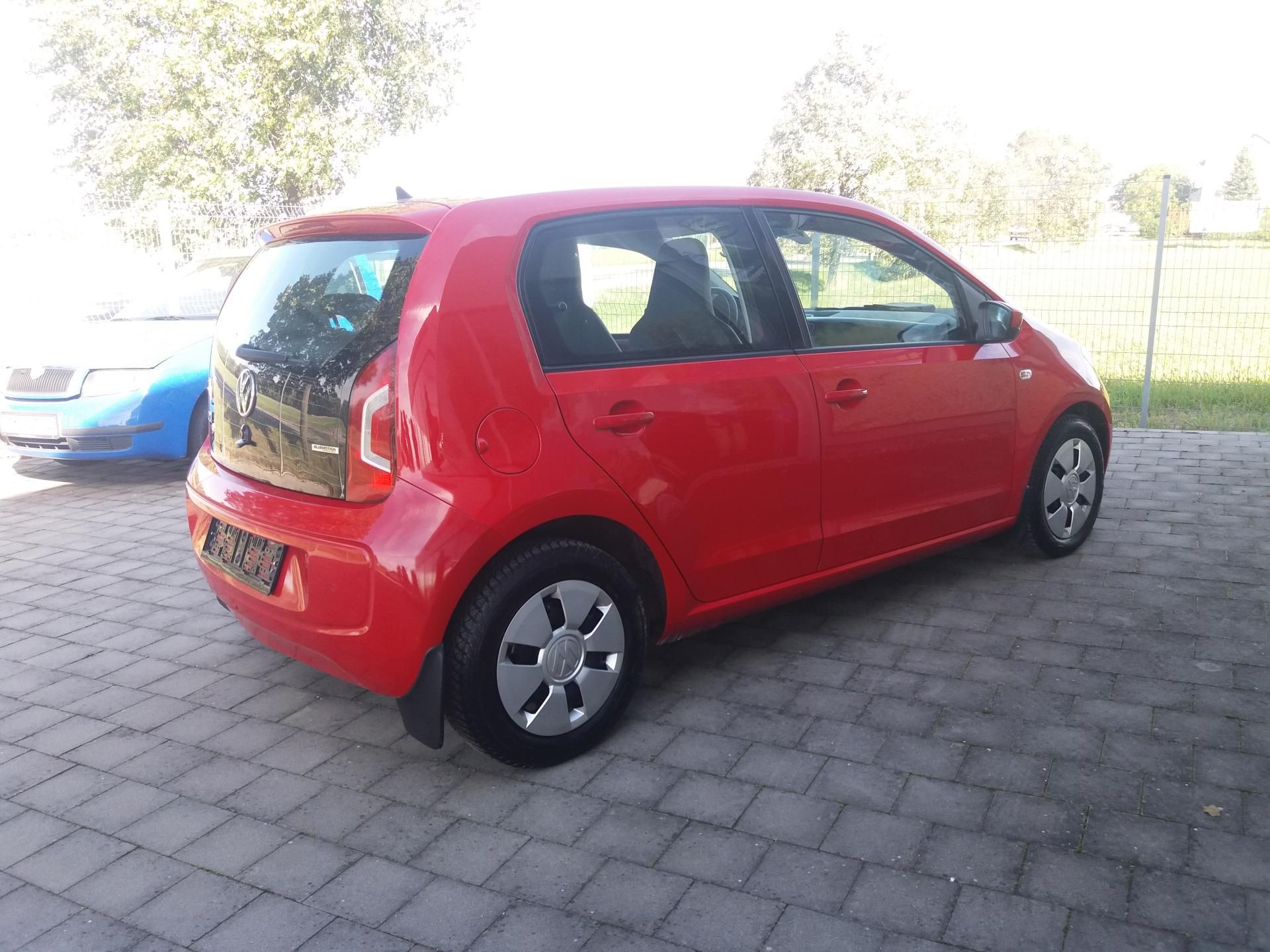 Volkswagen Up!, 1.0i,55kW,VÝHŘE.SEDAD.SERV.KNÍ - fotka 5