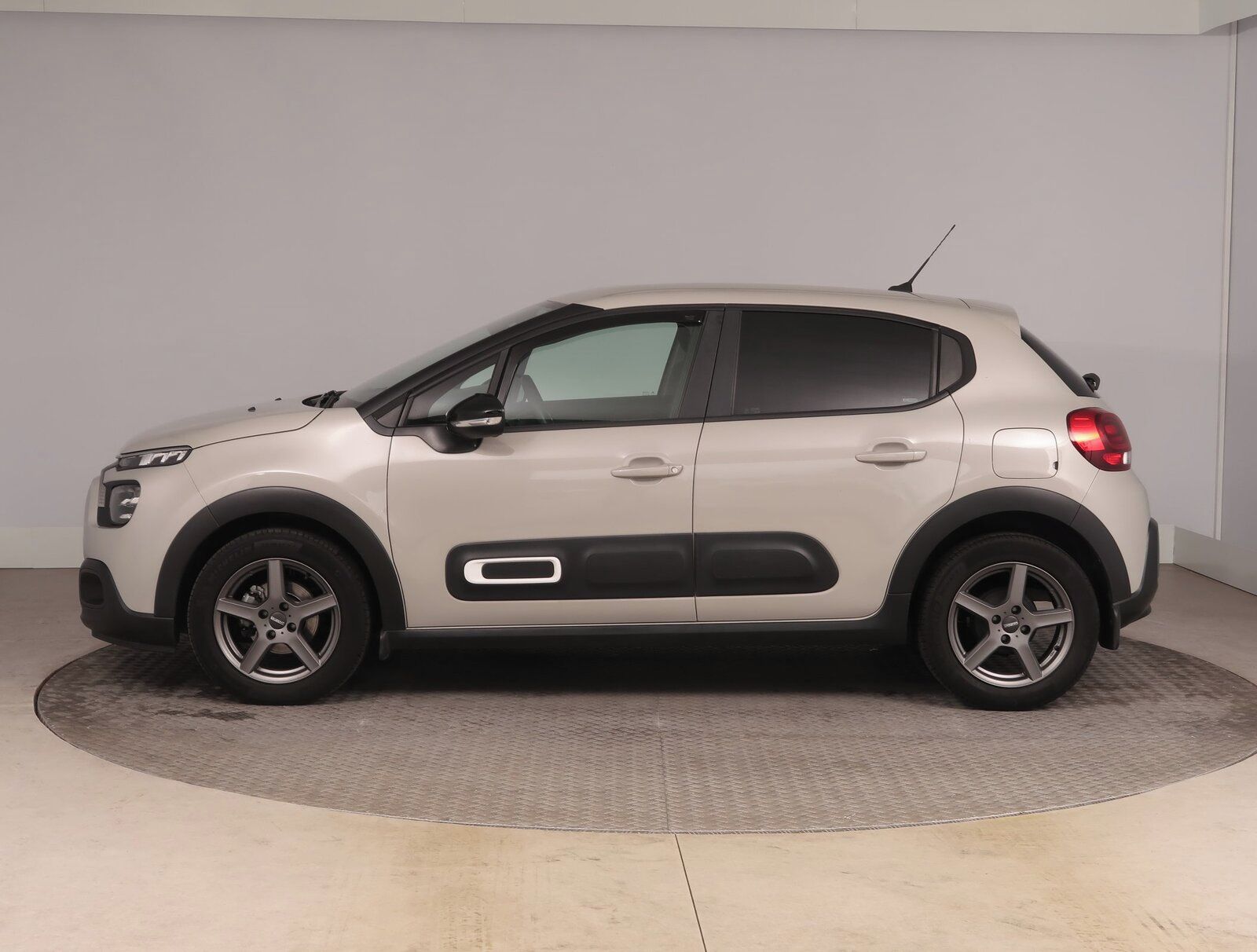 Citroën C3, 1.2 PureTech, Feel Pack, ČR - fotka 3
