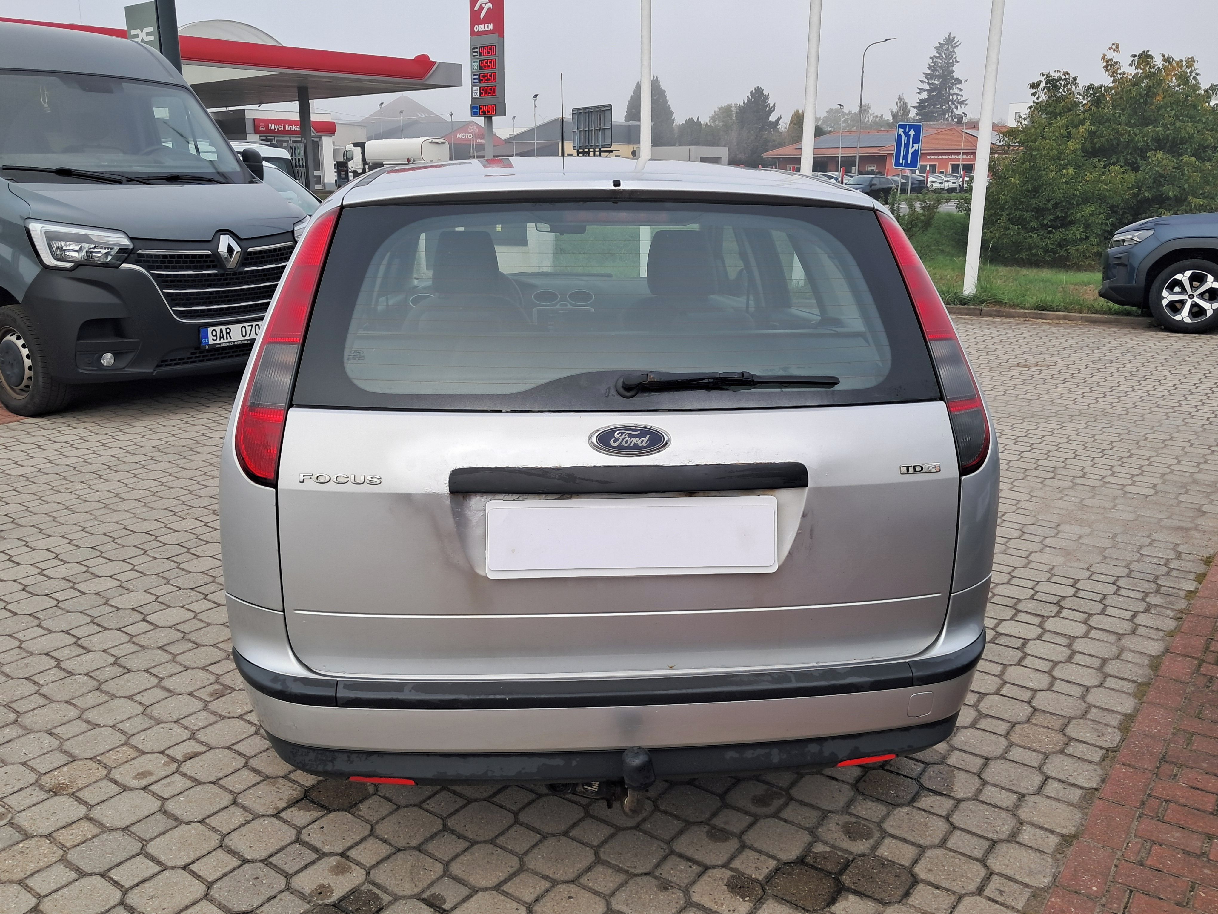 Ford Focus, Kombi 1.6/66kW/nafta/2005 - fotka 4