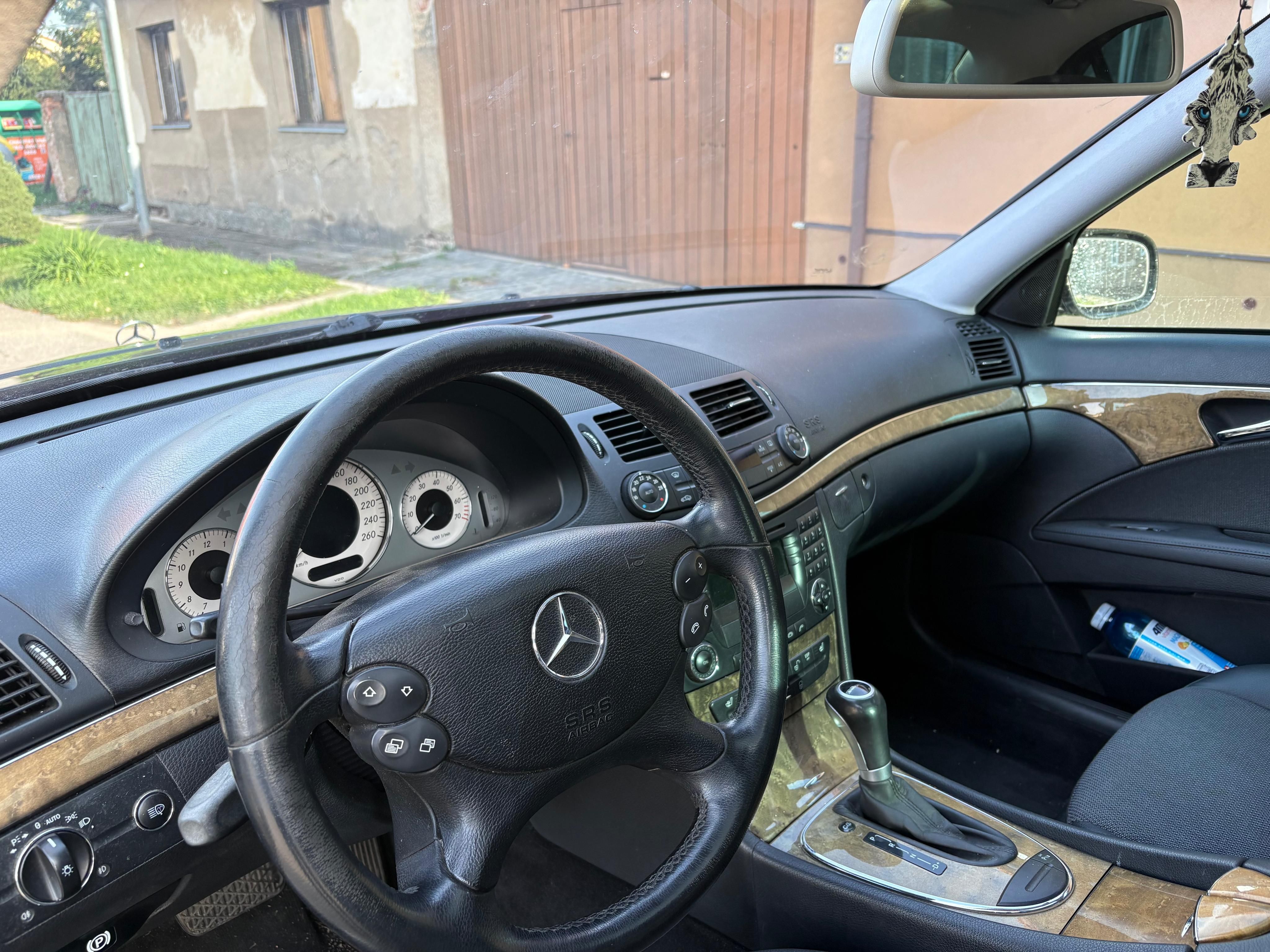 Mercedes-Benz Třídy E - fotka 5
