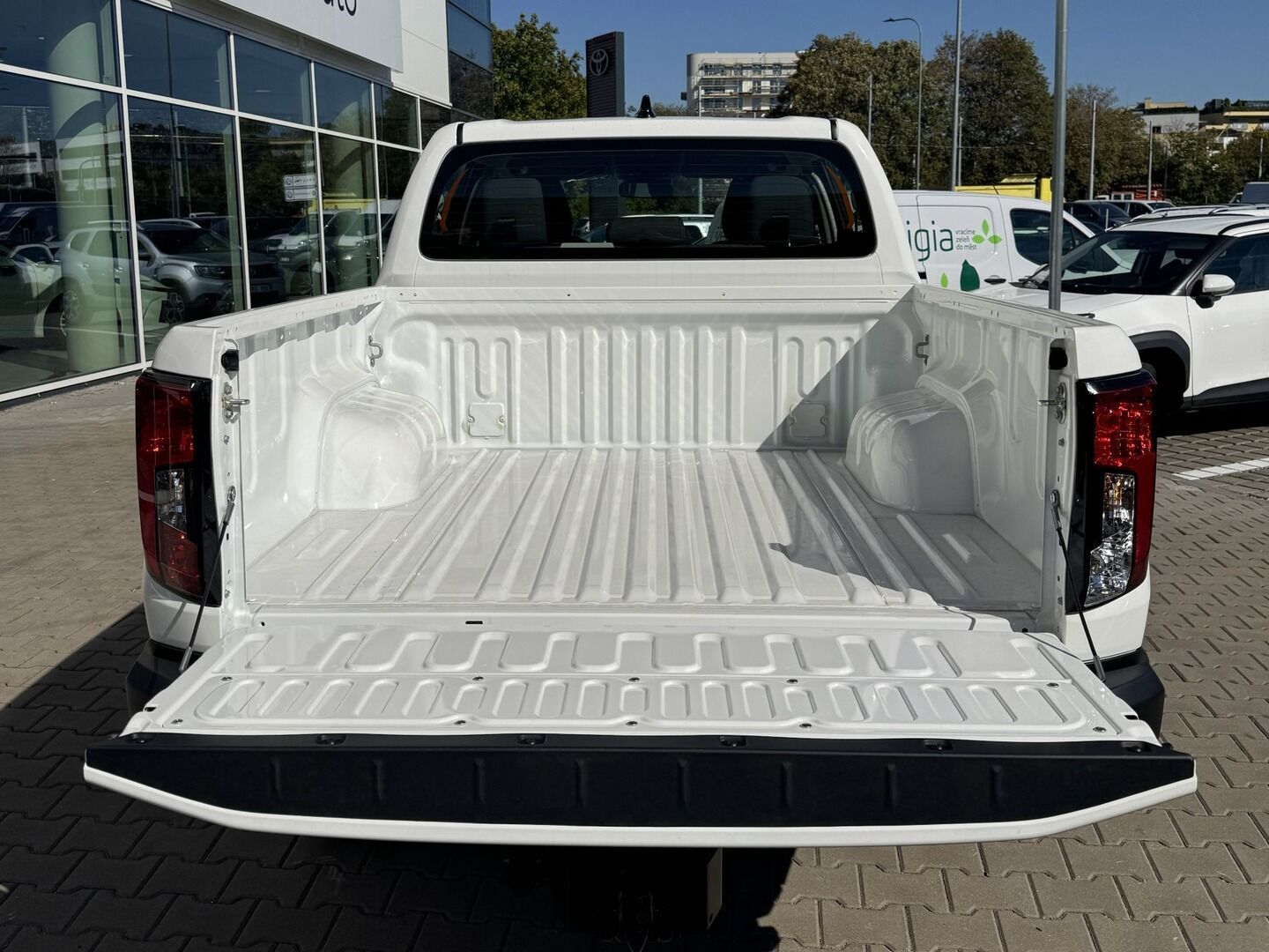 Toyota Hilux, 2.8L Diesel 4x4 MHEV 48V AT6 - fotka 6
